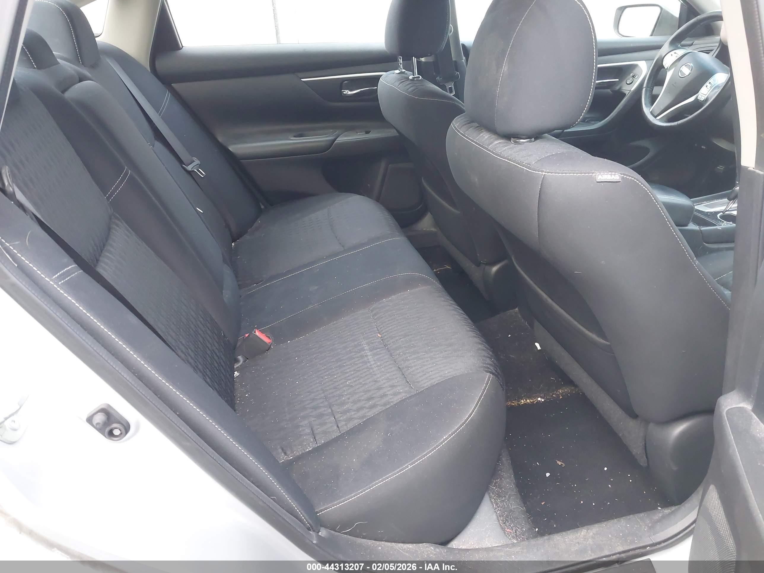 NISSAN ALTIMA image 8