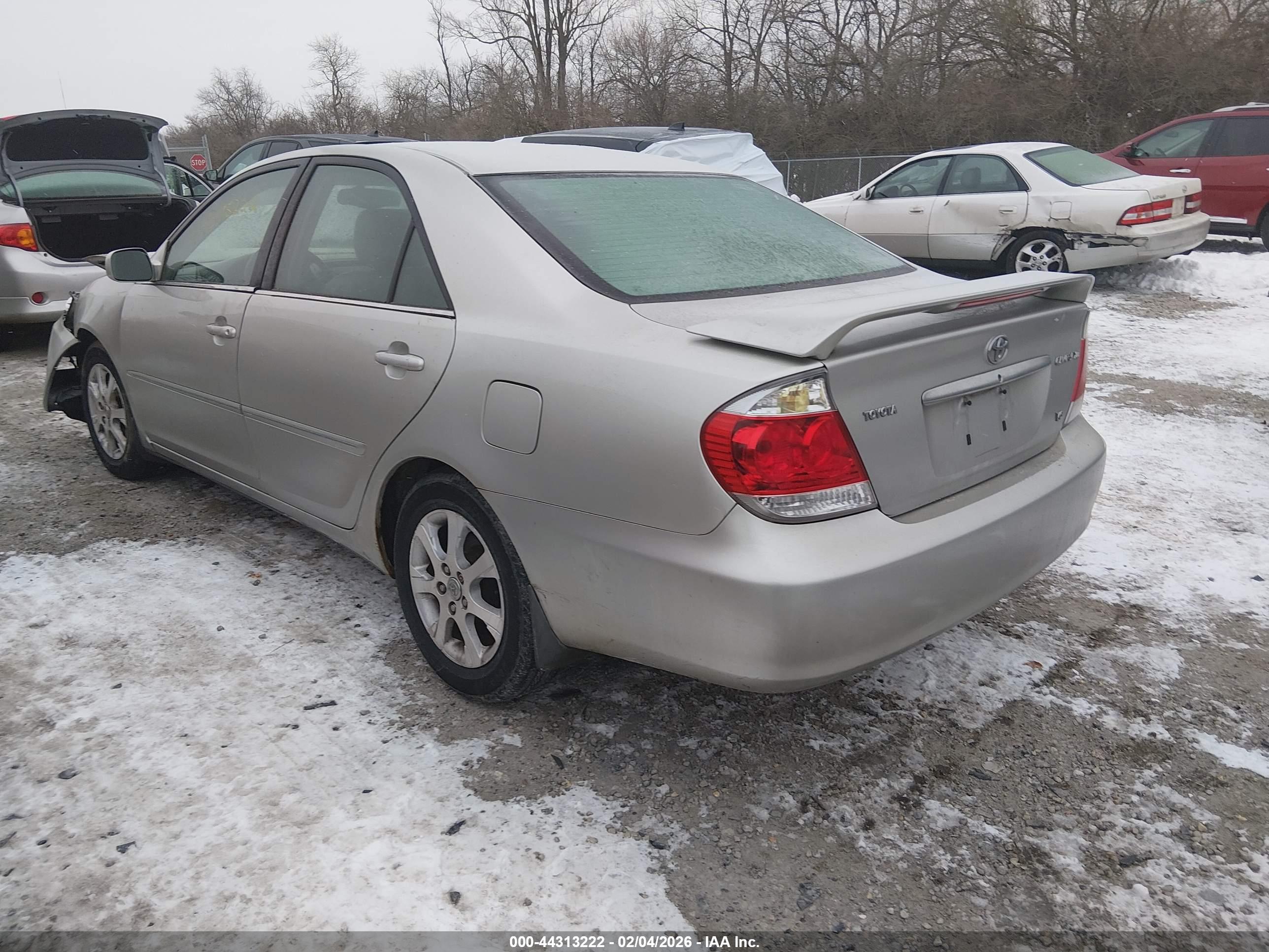 TOYOTA CAMRY image 3
