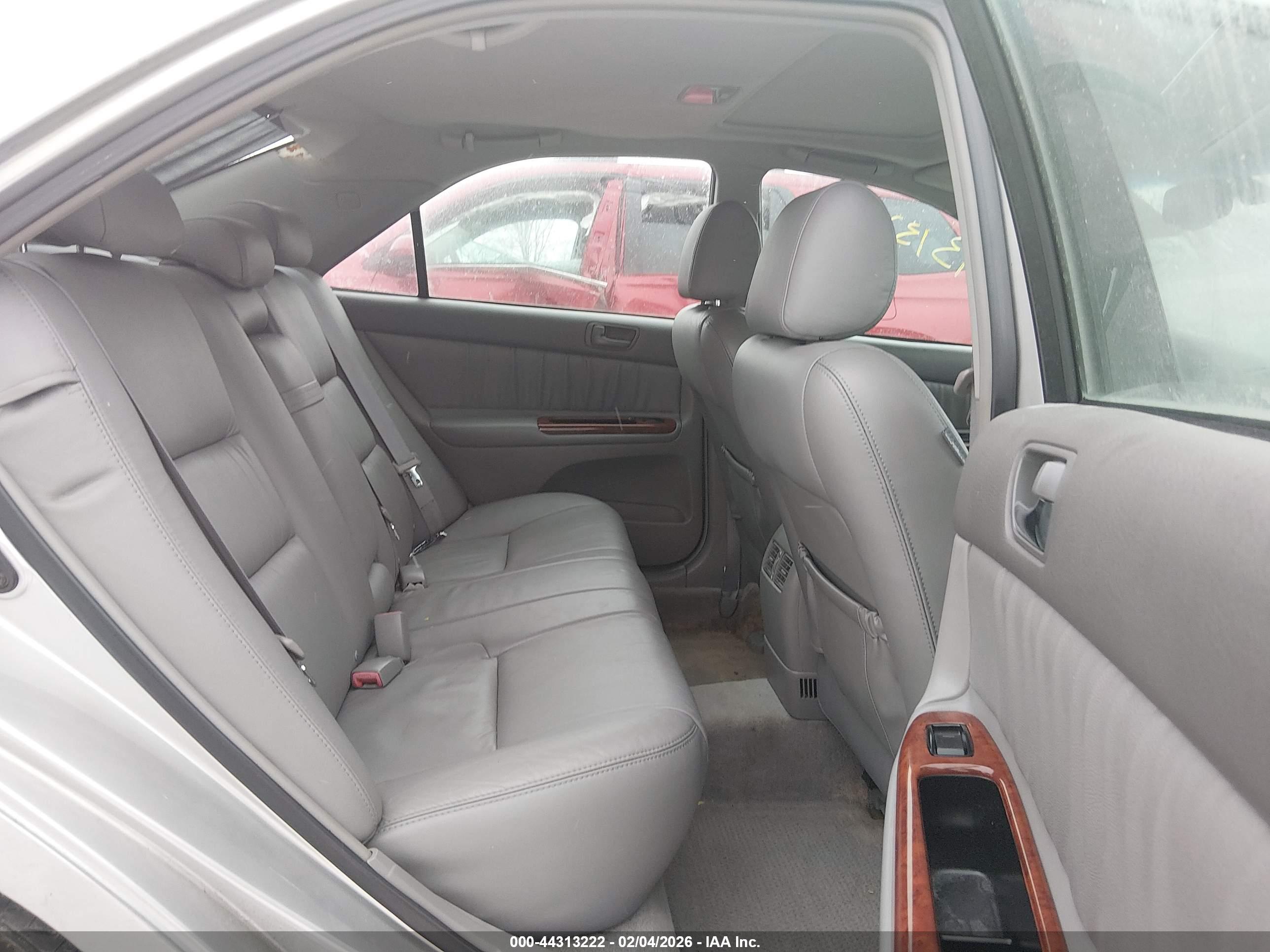 TOYOTA CAMRY image 8