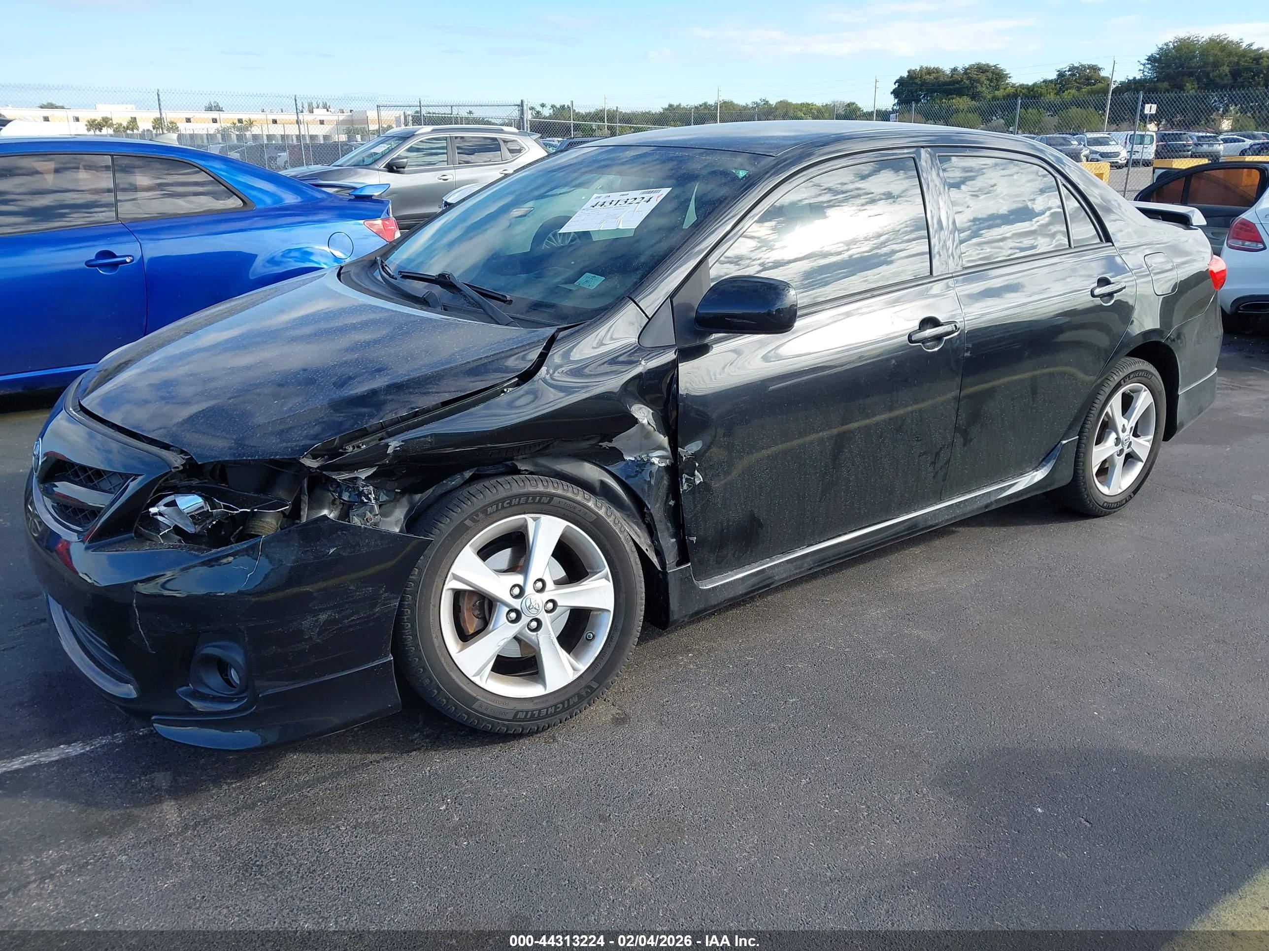 TOYOTA COROLLA image 2