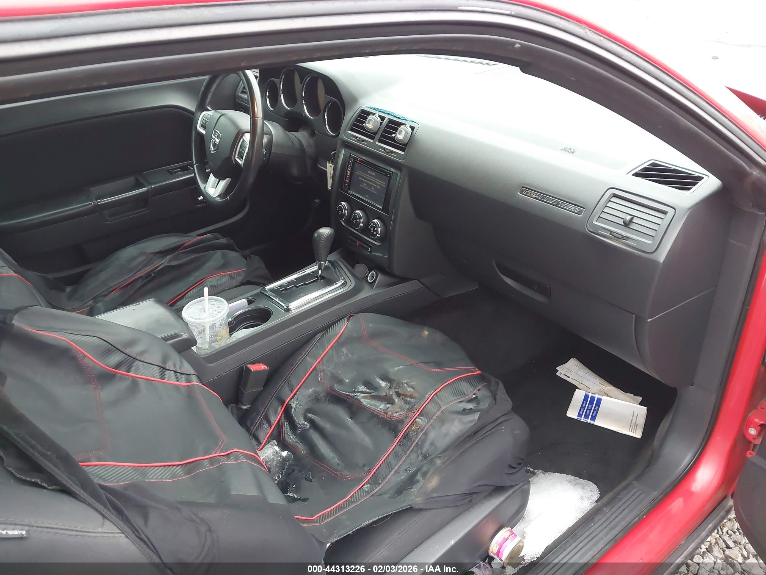 DODGE CHALLENGER image 5