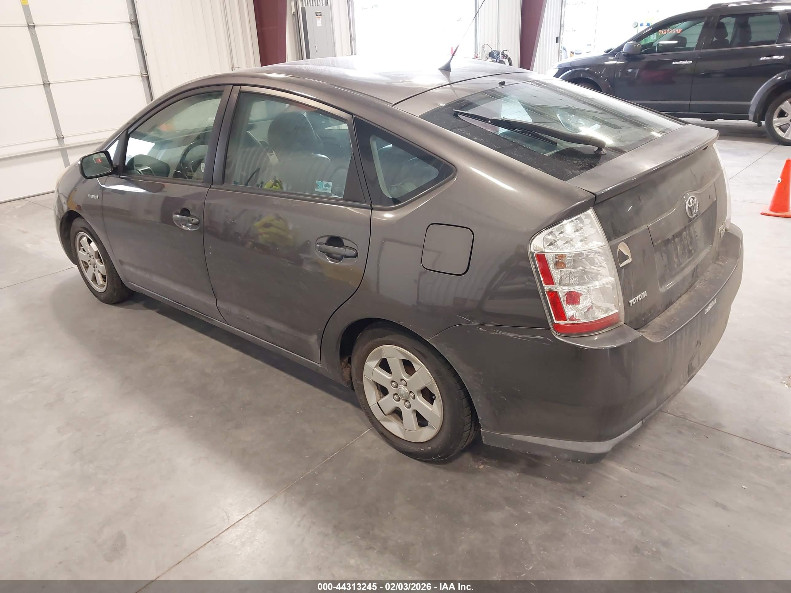 TOYOTA PRIUS image 3