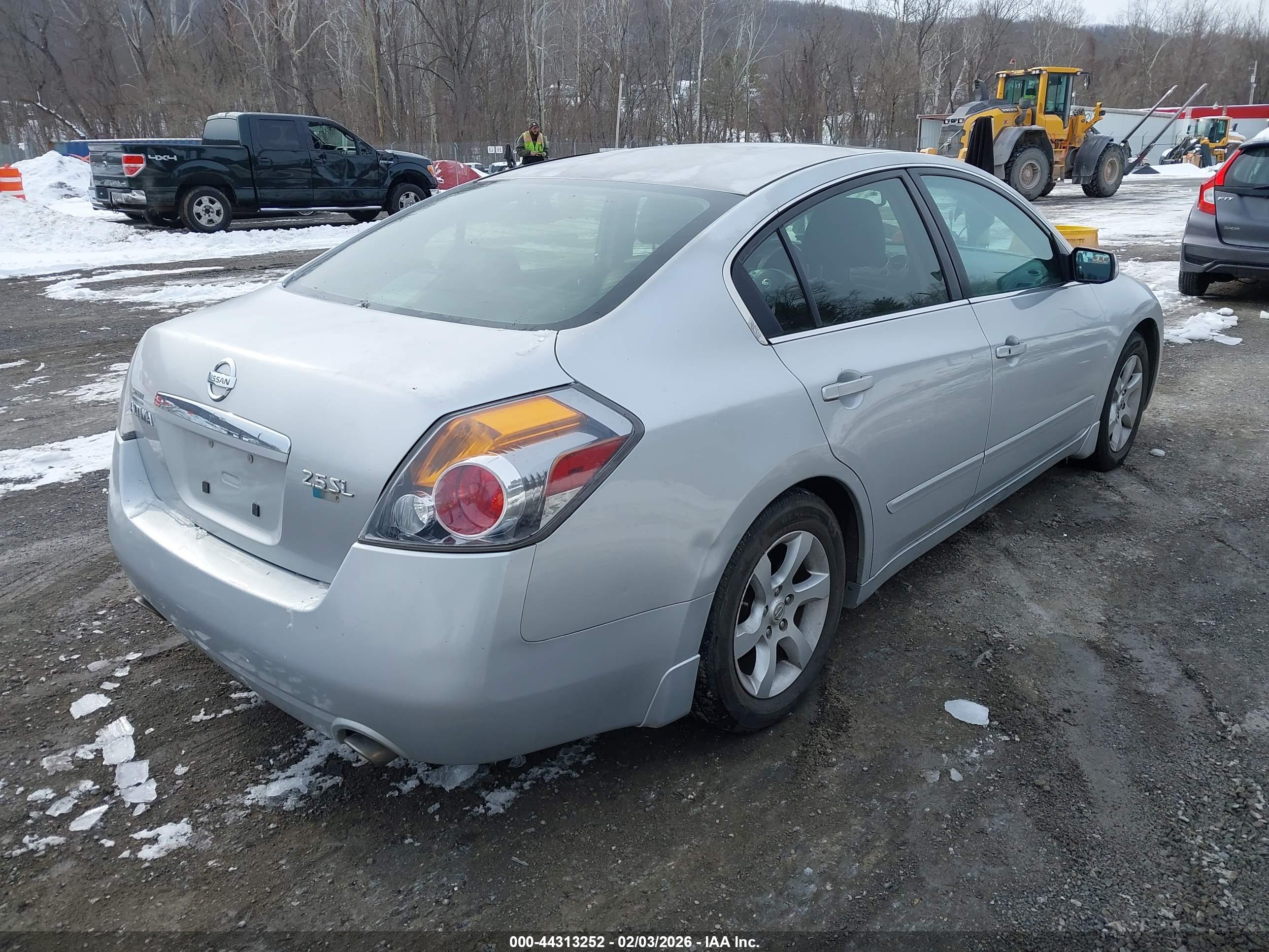 NISSAN ALTIMA image 4