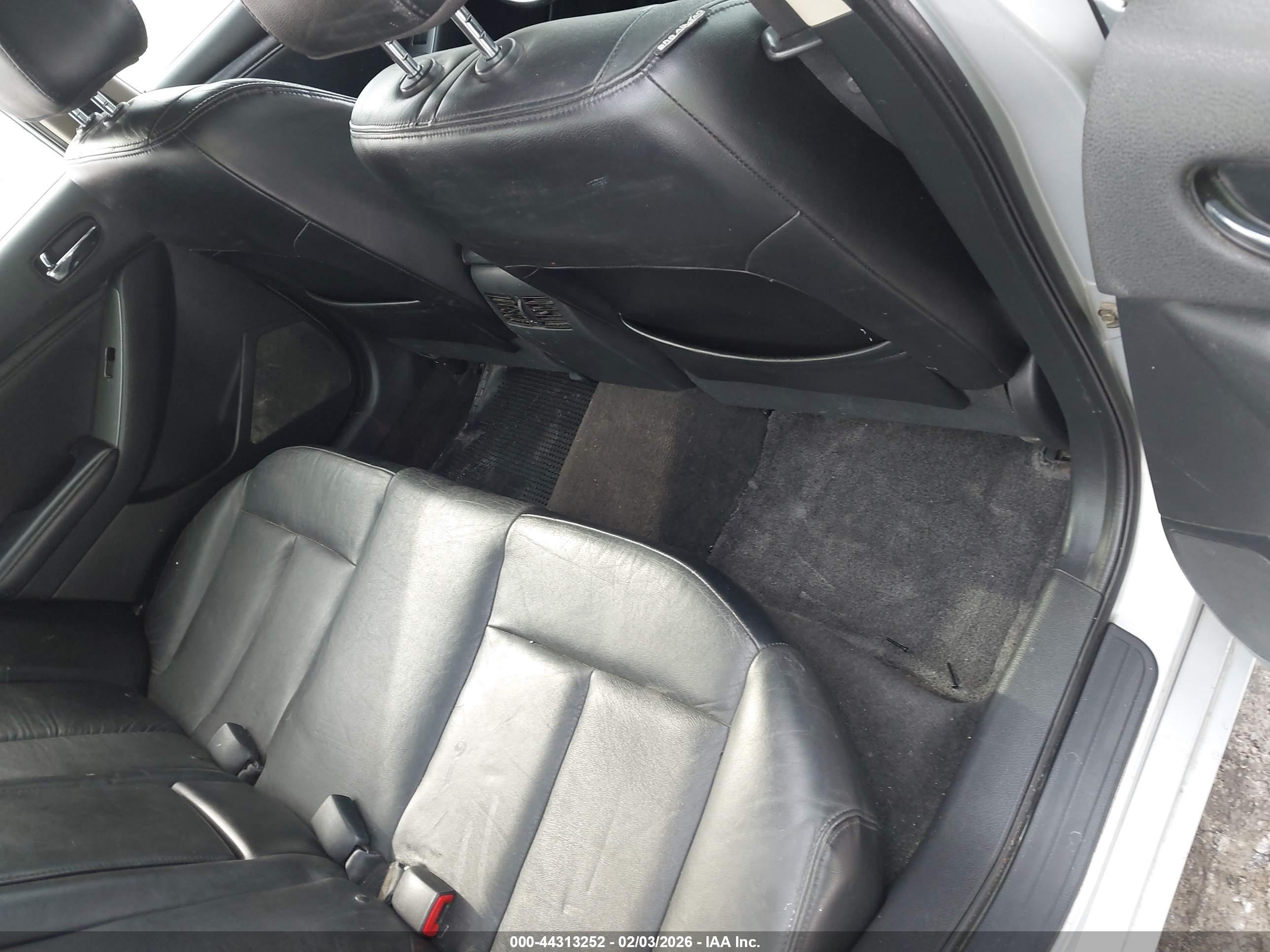 NISSAN ALTIMA image 8