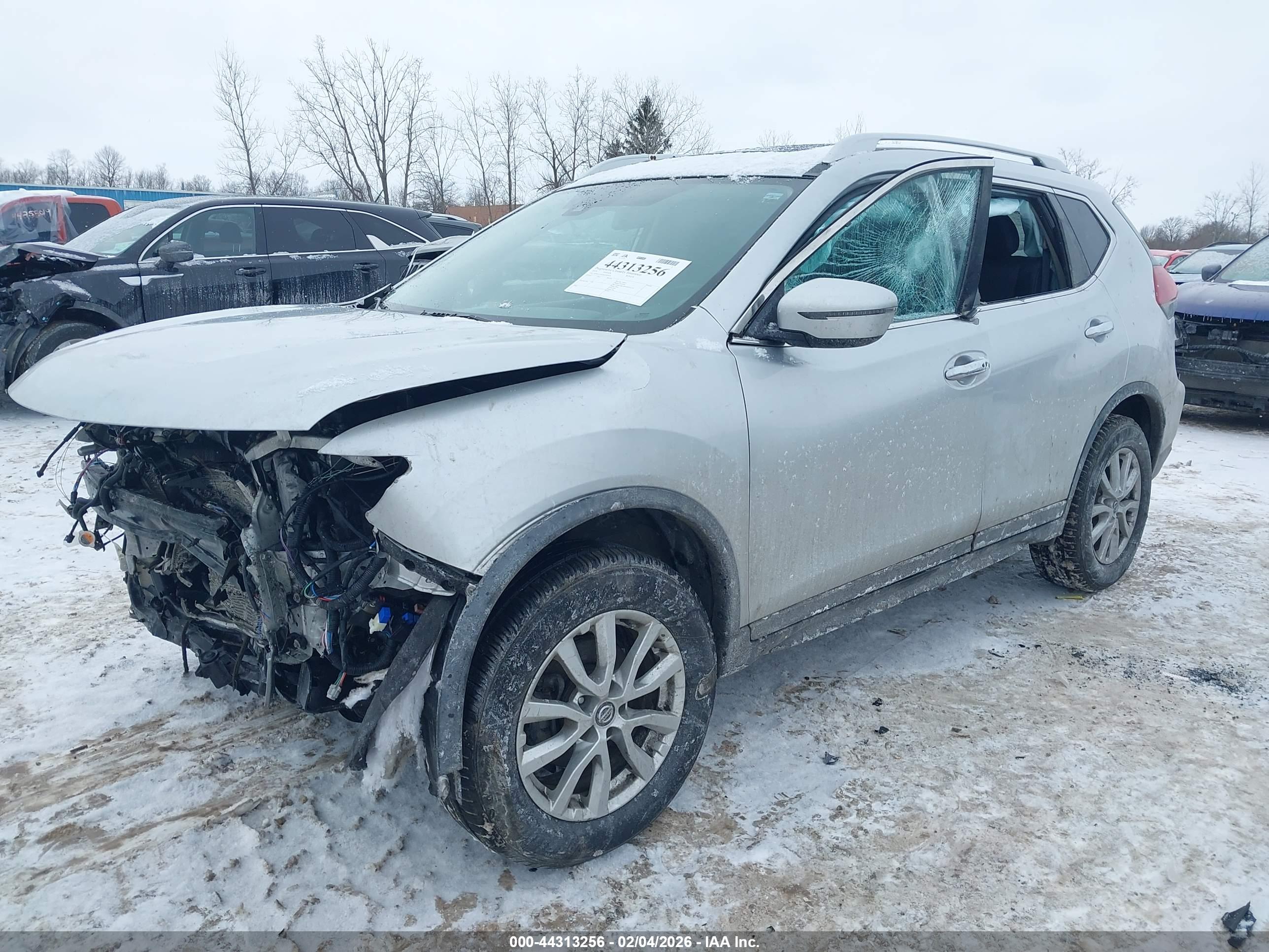 NISSAN ROGUE image 2