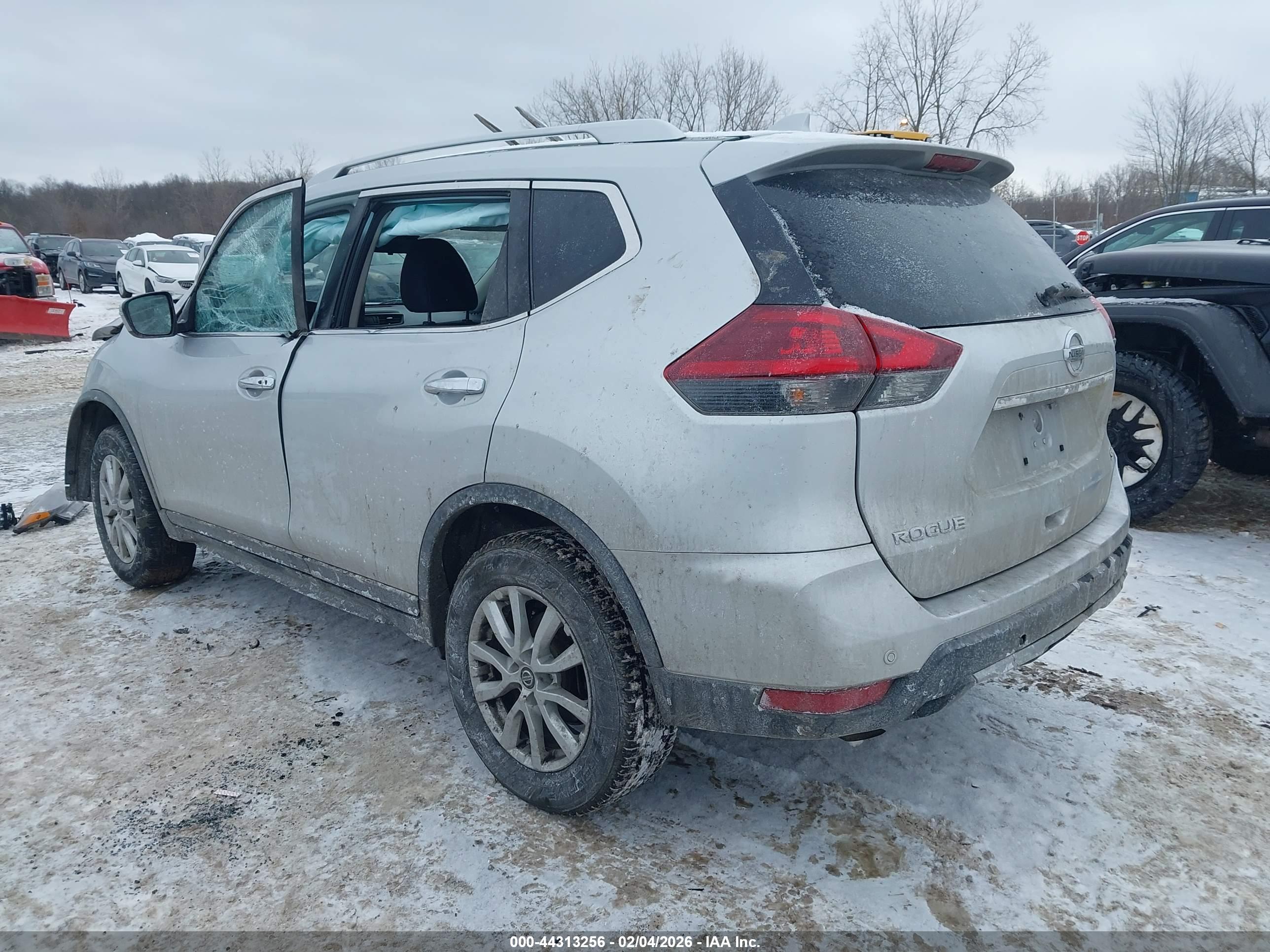 NISSAN ROGUE image 3