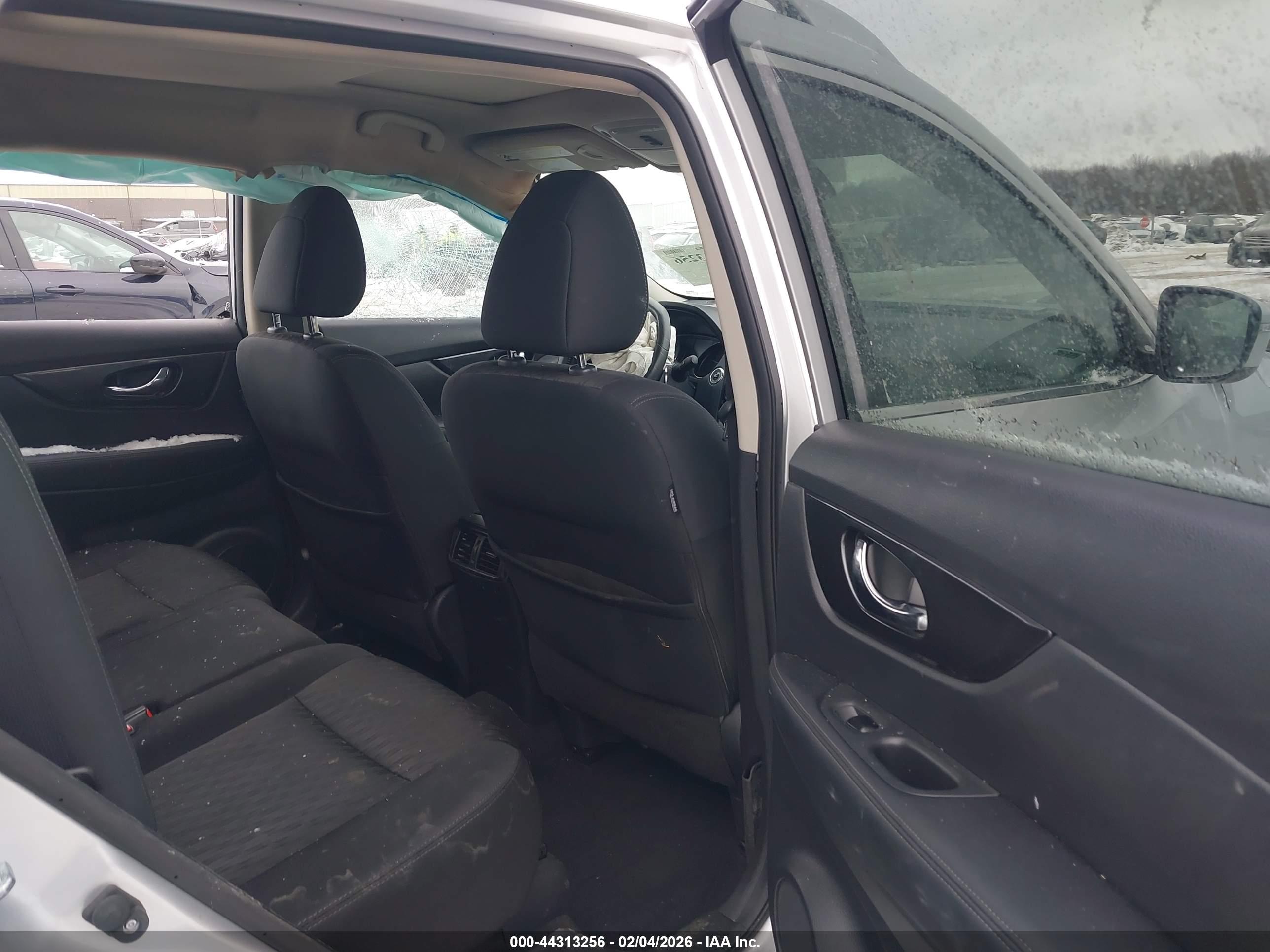 NISSAN ROGUE image 8
