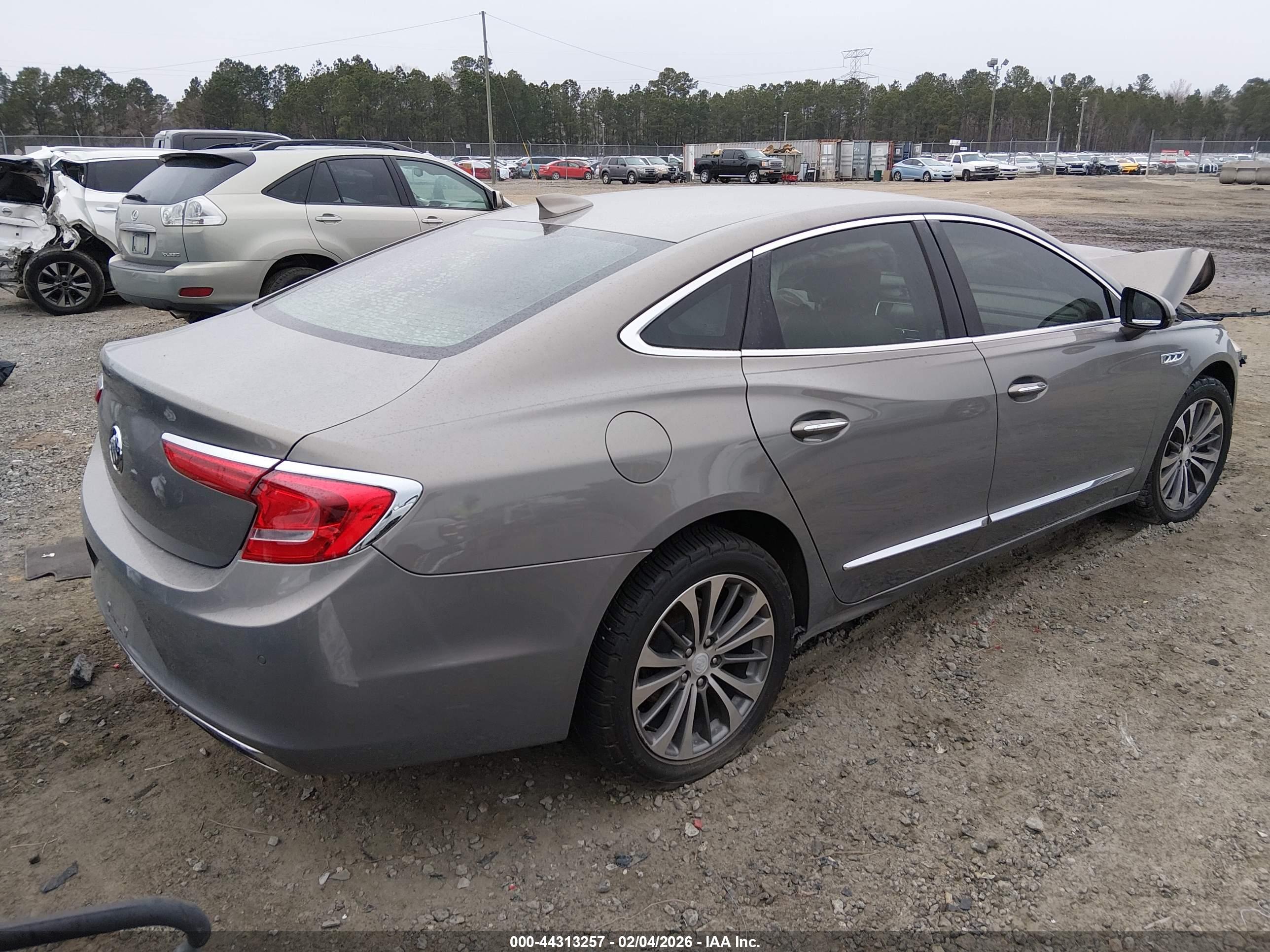 BUICK LACROSSE image 4