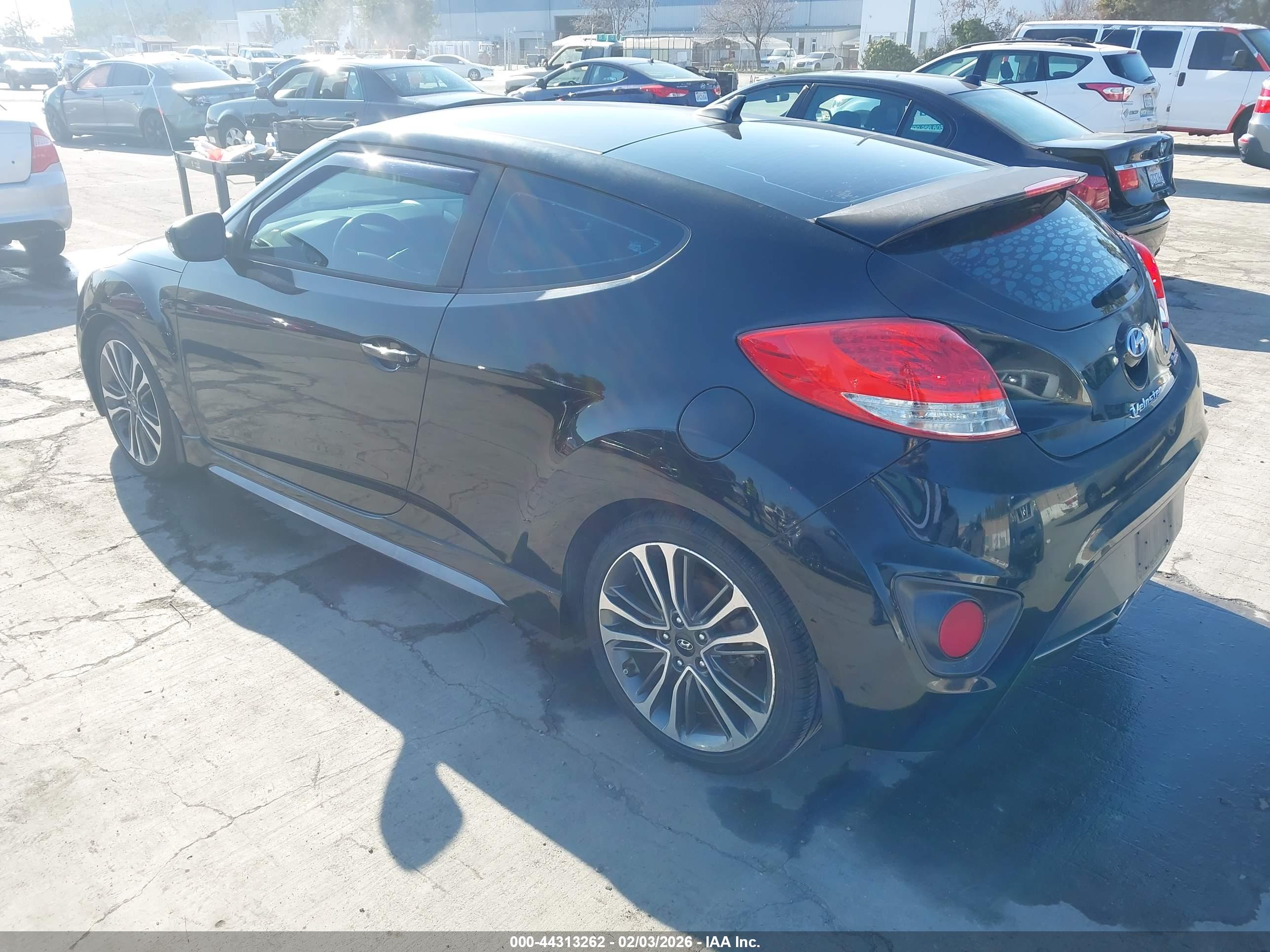 HYUNDAI VELOSTER image 3