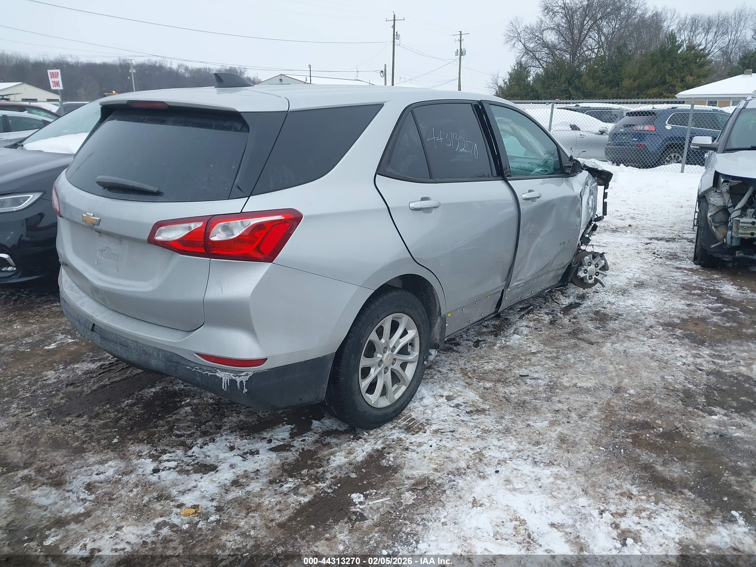 CHEVROLET EQUINOX image 4
