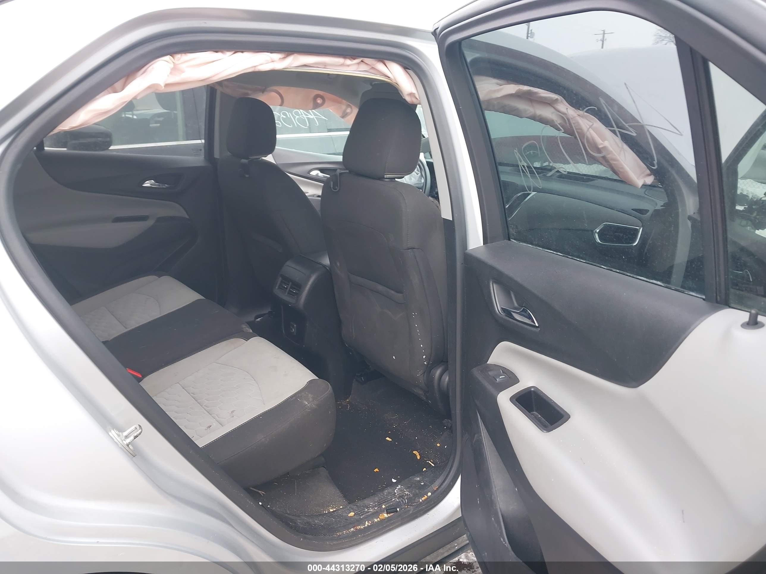 CHEVROLET EQUINOX image 8