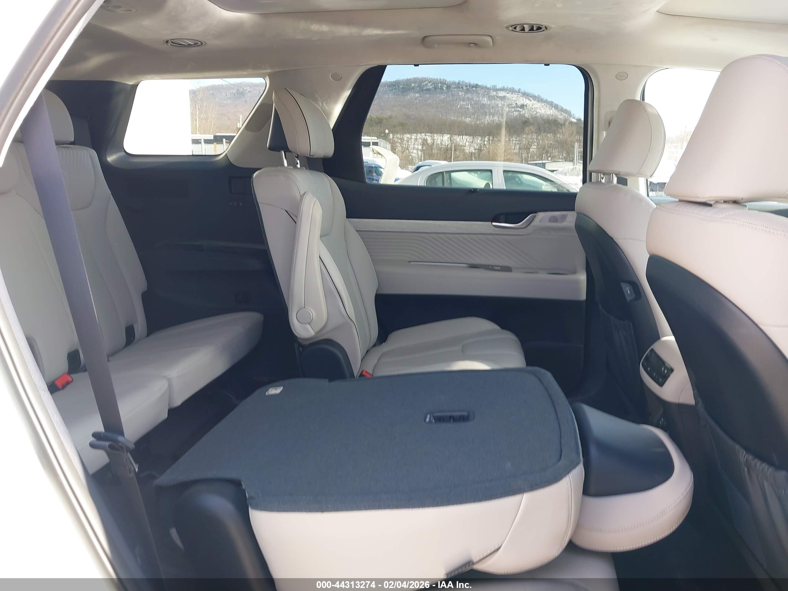 HYUNDAI PALISADE image 8