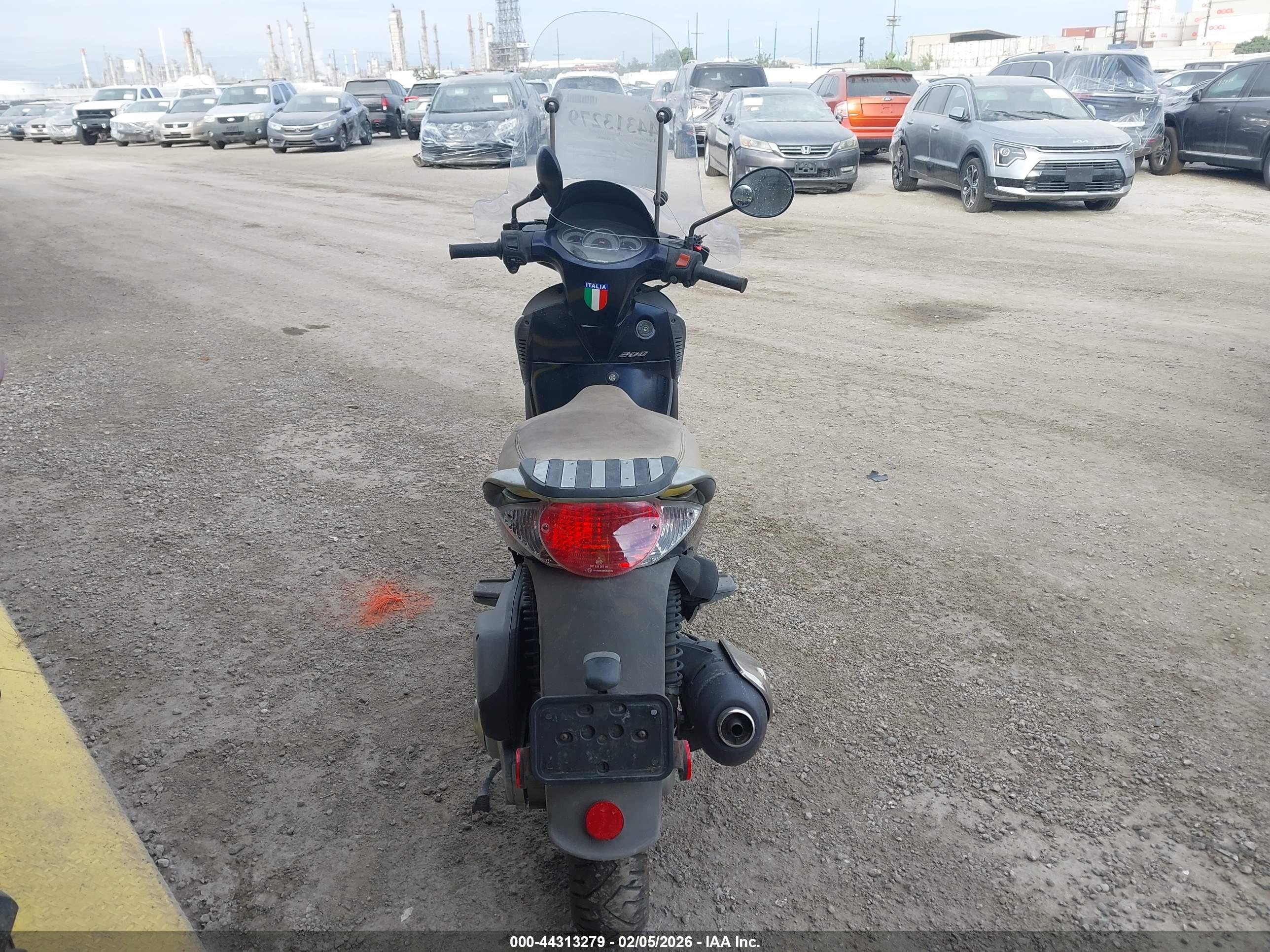 APRILIA SCARABEO image 6