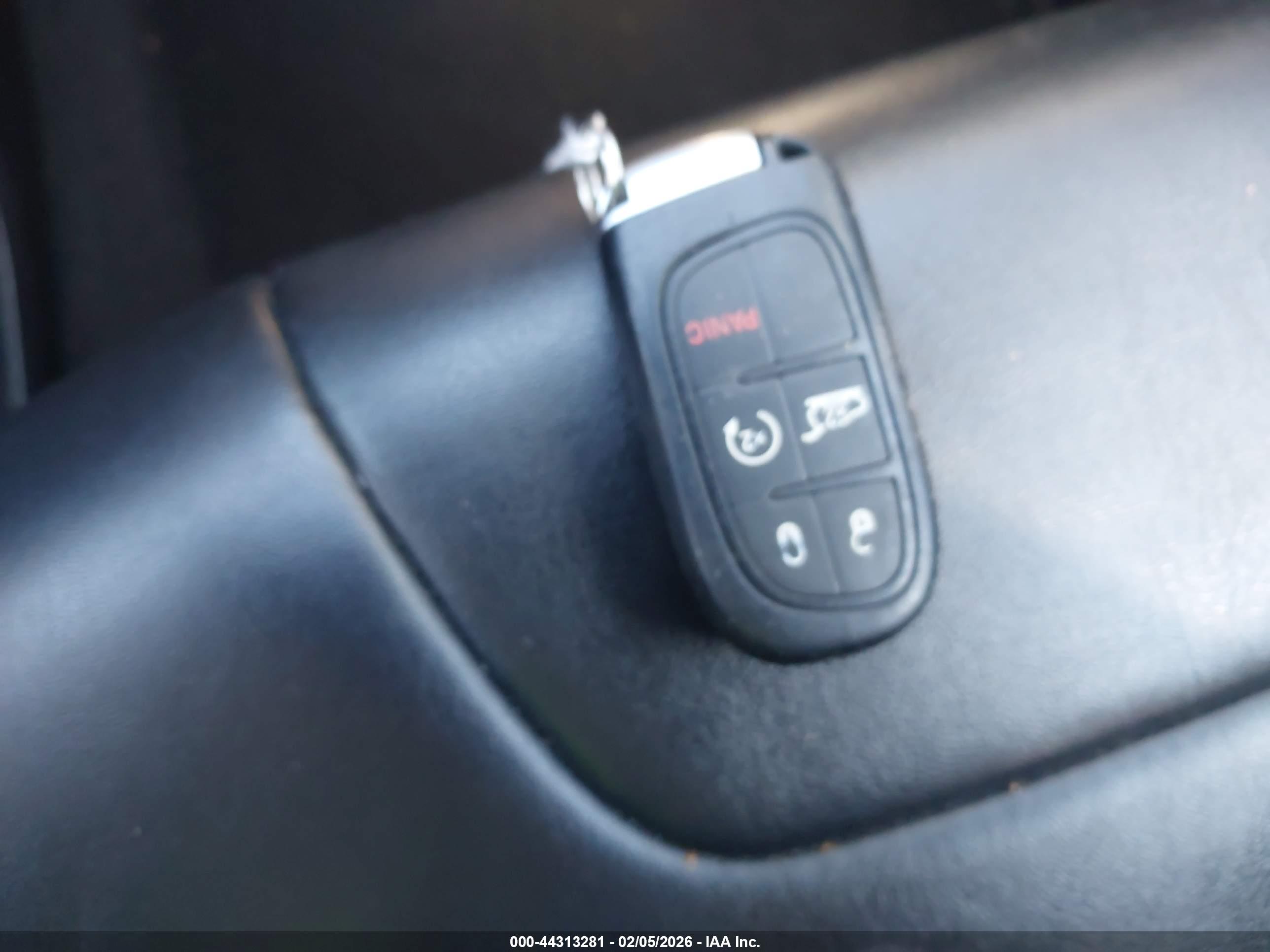 JEEP CHEROKEE image 11