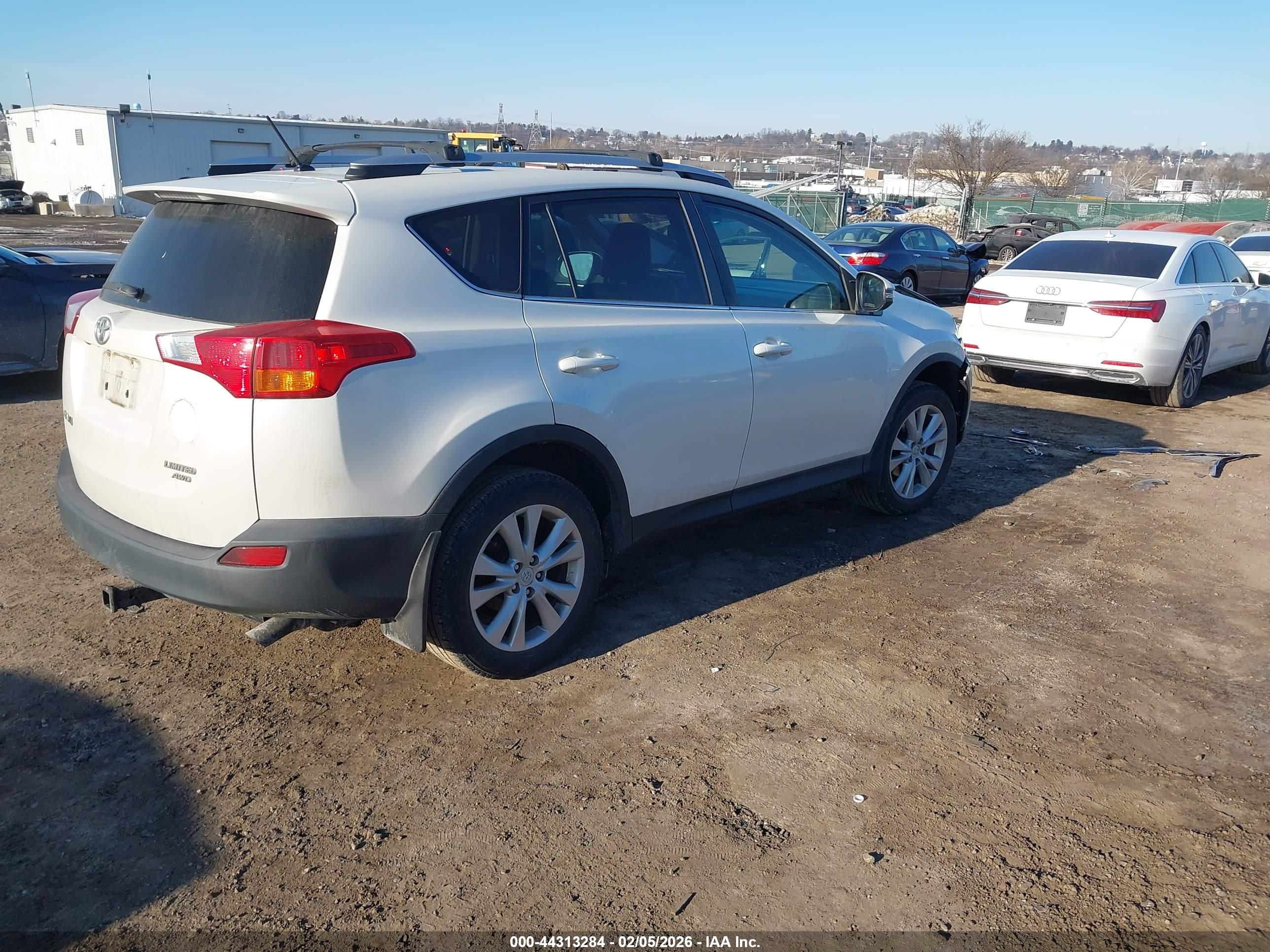 TOYOTA RAV4 image 4
