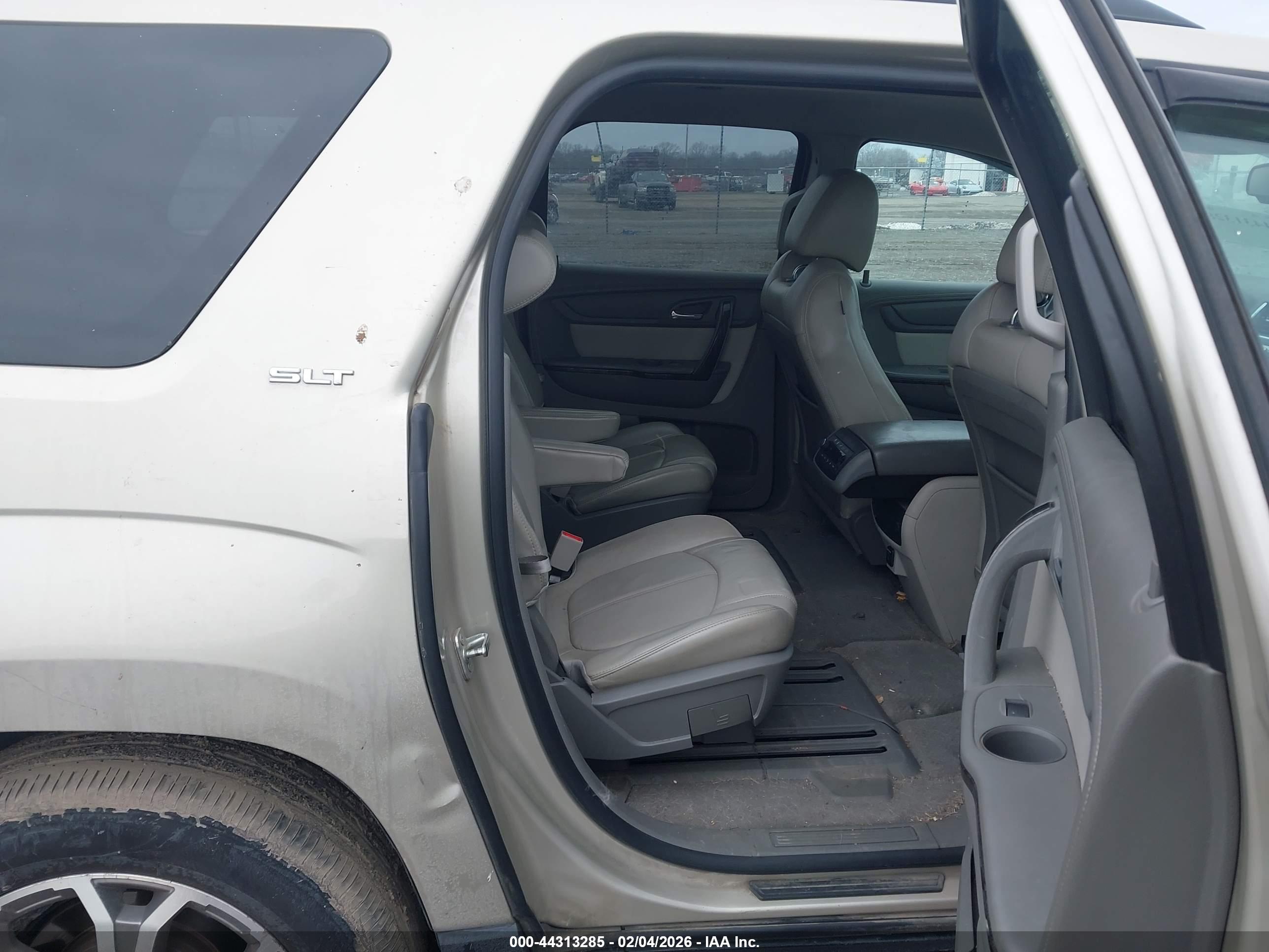 GMC ACADIA image 8