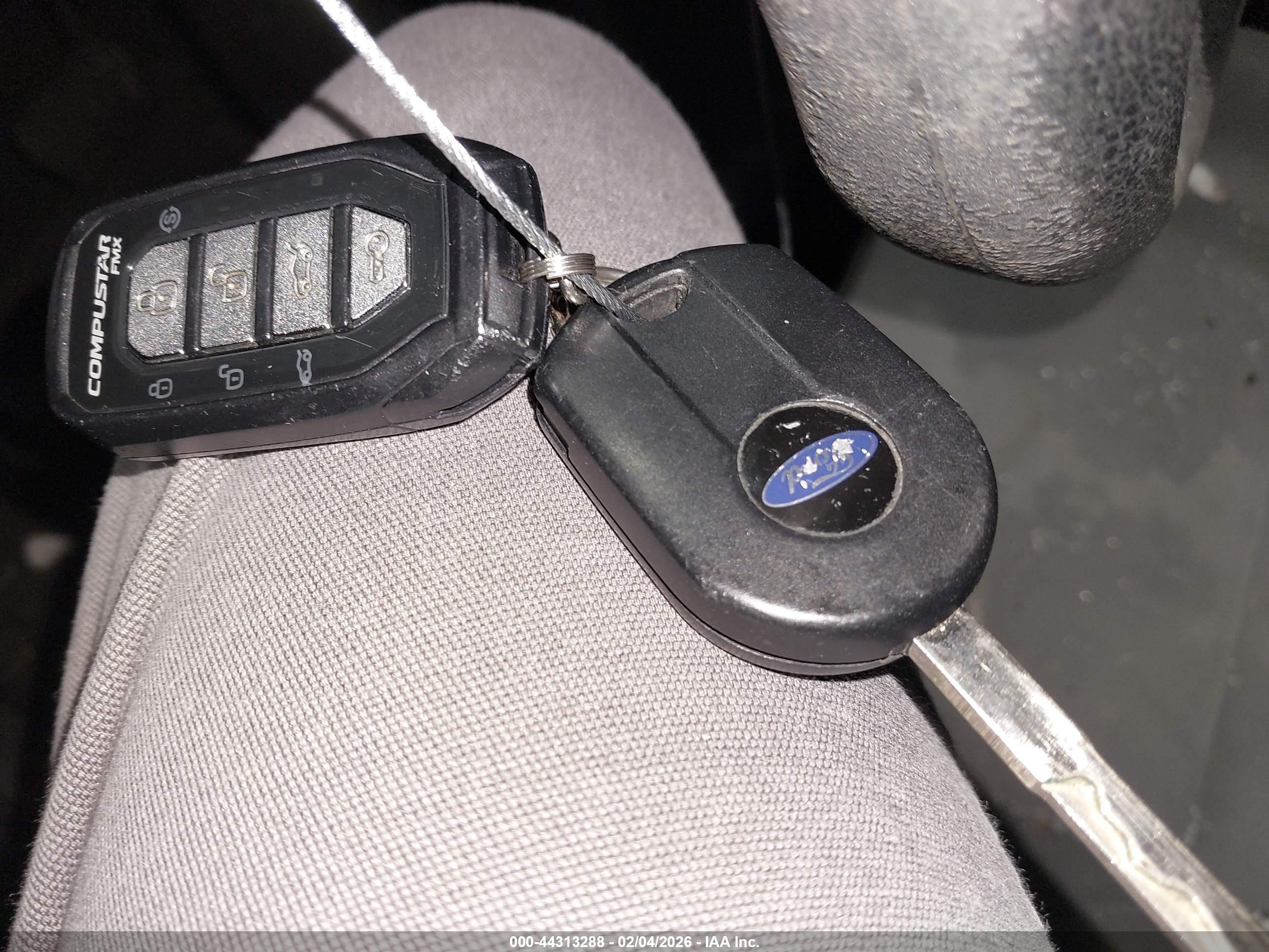 FORD ESCAPE image 11