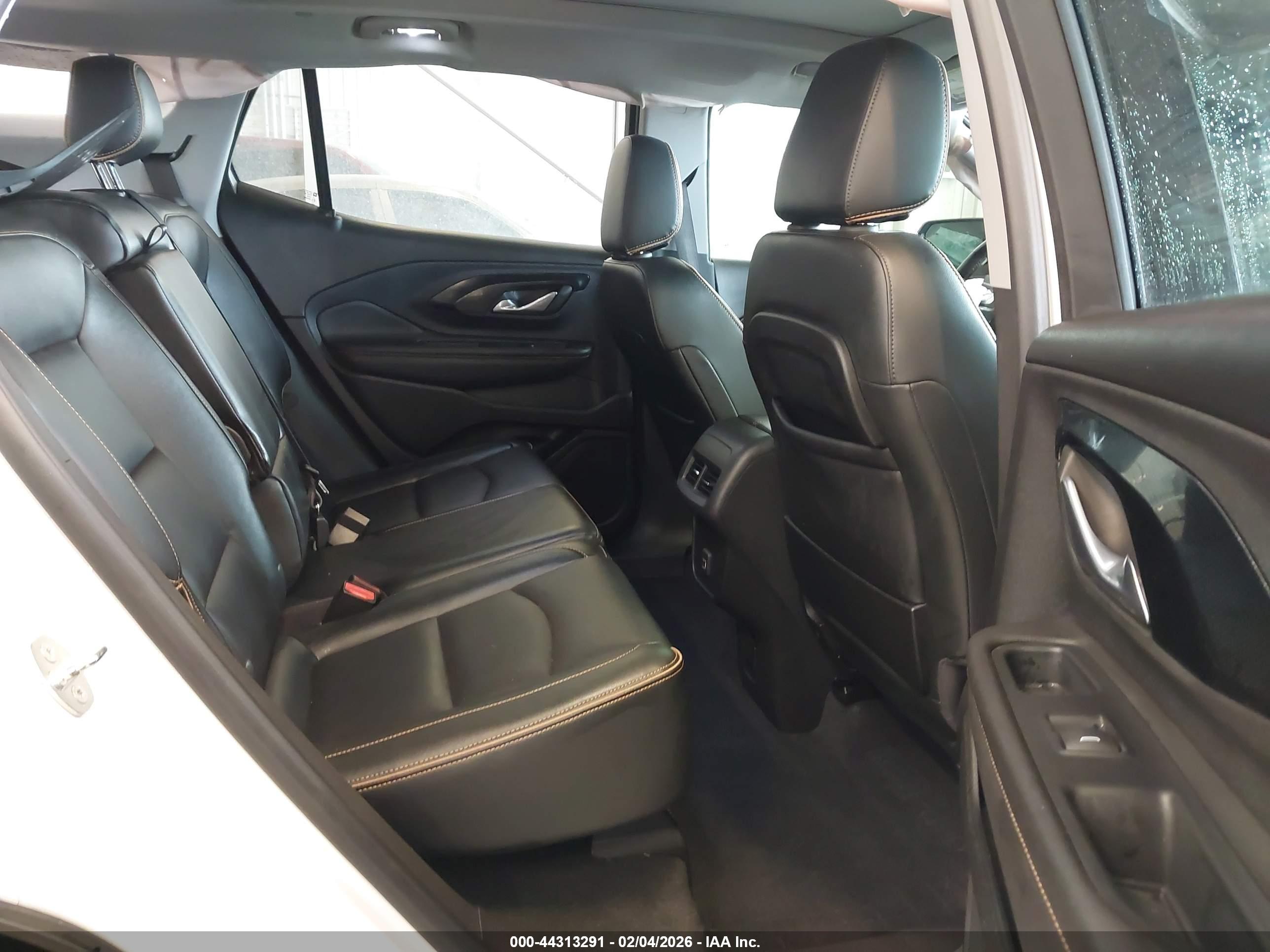 GMC TERRAIN image 8