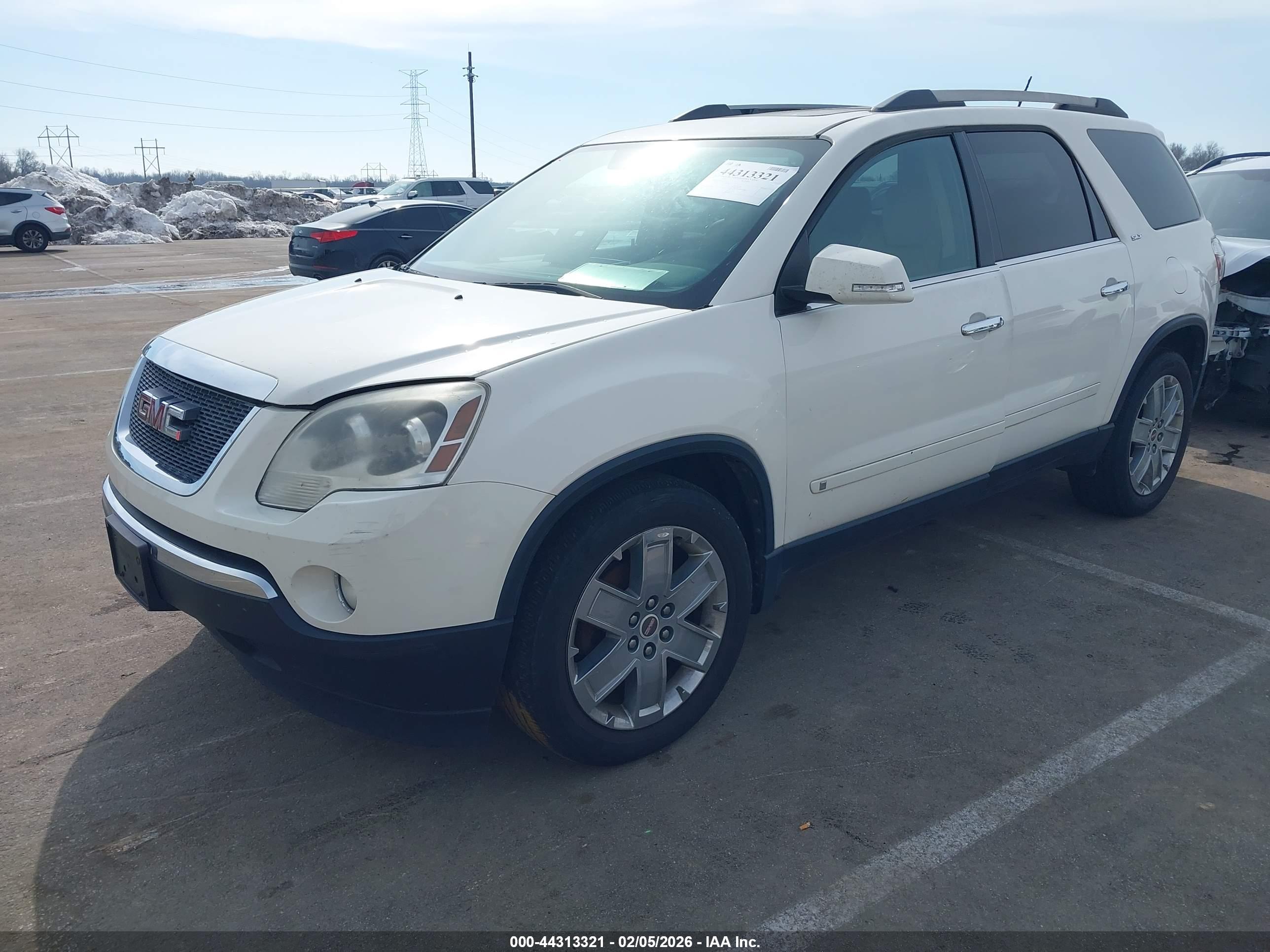 GMC ACADIA image 2