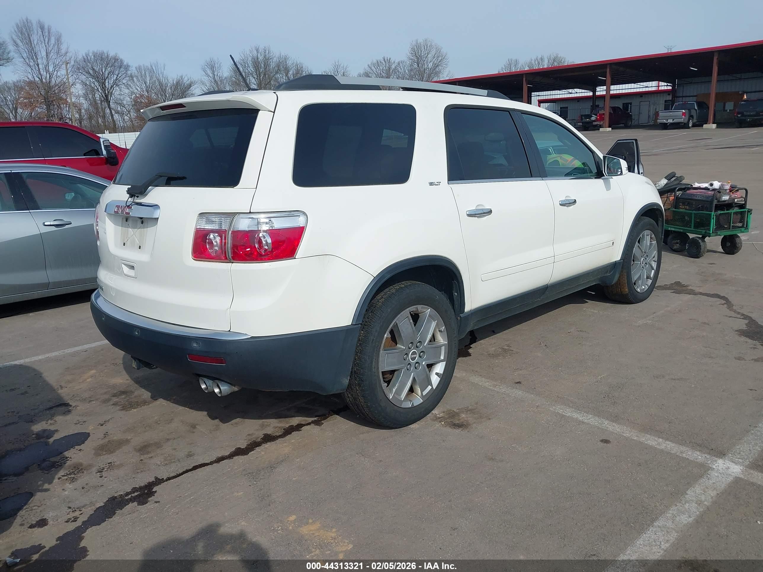 GMC ACADIA image 4