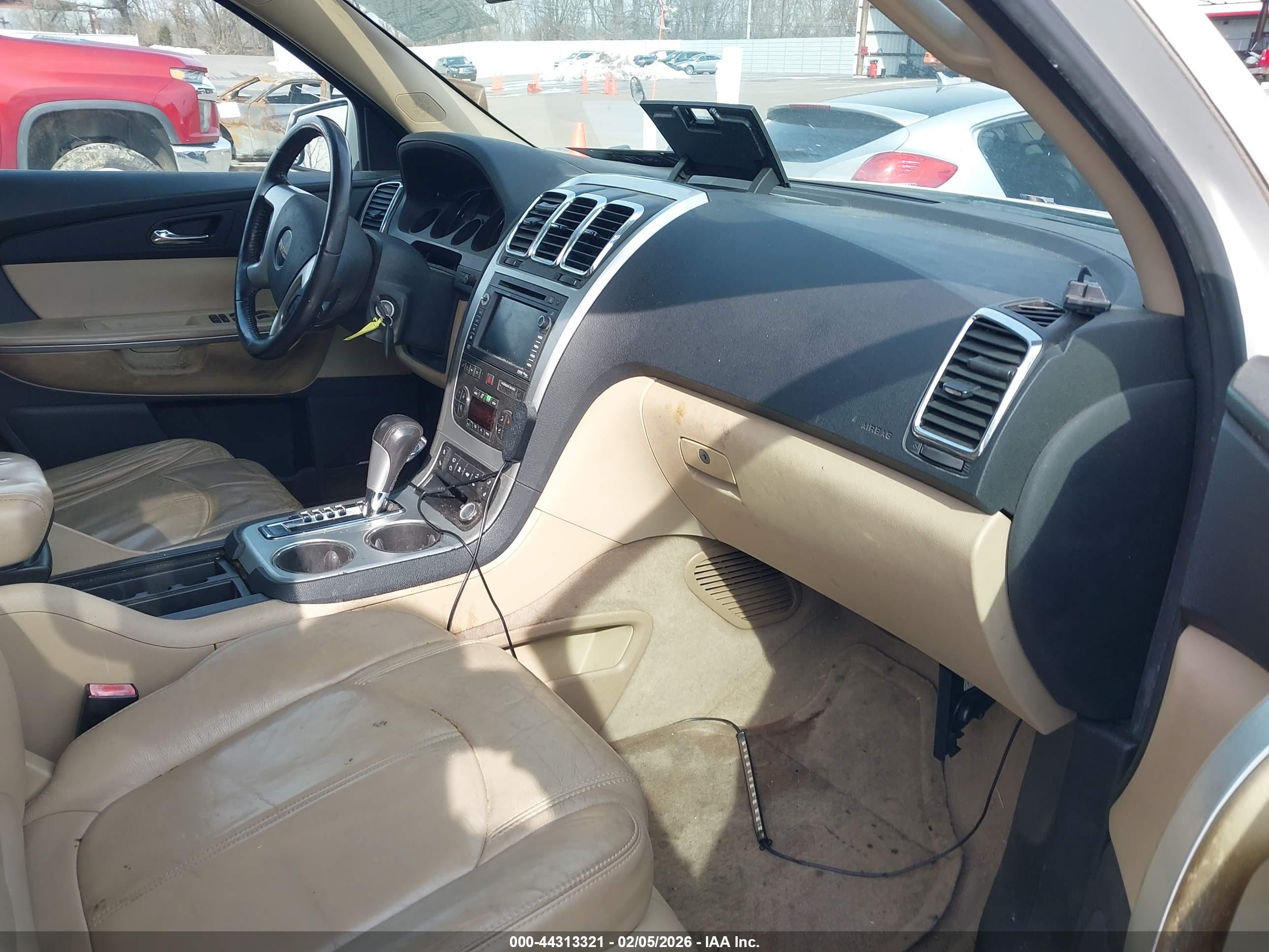GMC ACADIA image 5