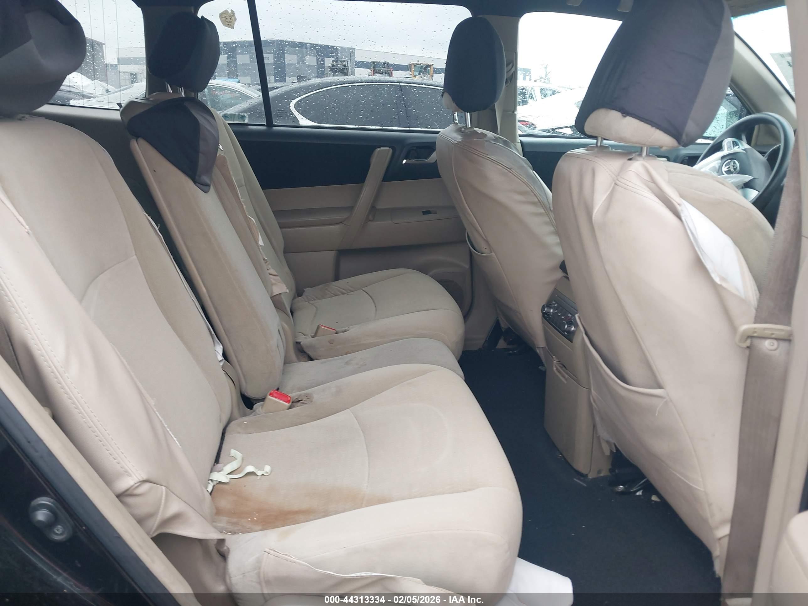 TOYOTA HIGHLANDER image 8