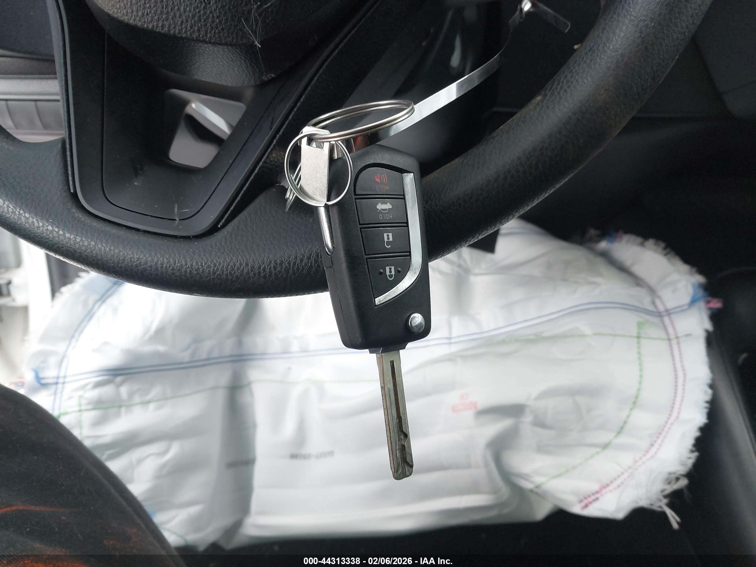 TOYOTA COROLLA image 11