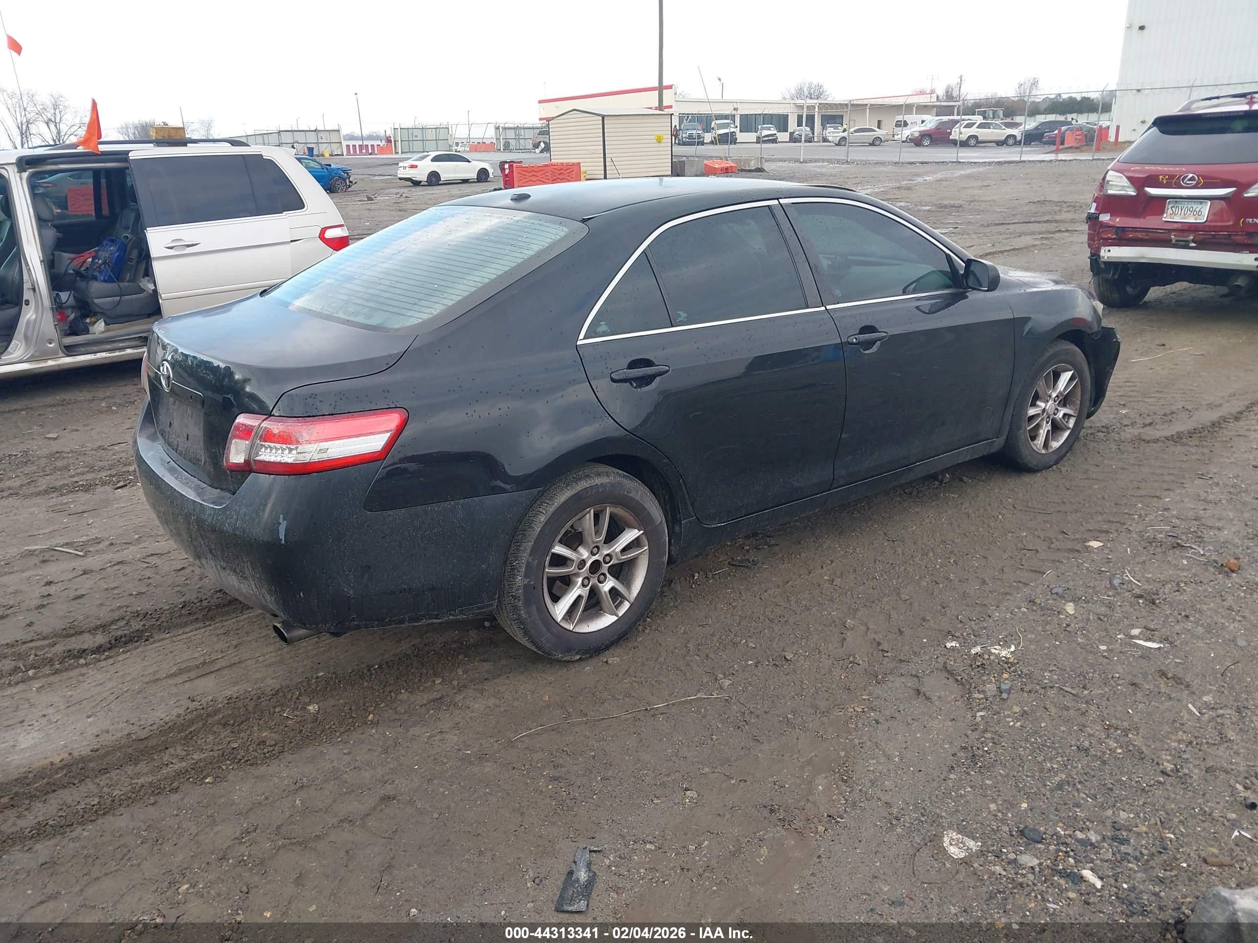 TOYOTA CAMRY image 4