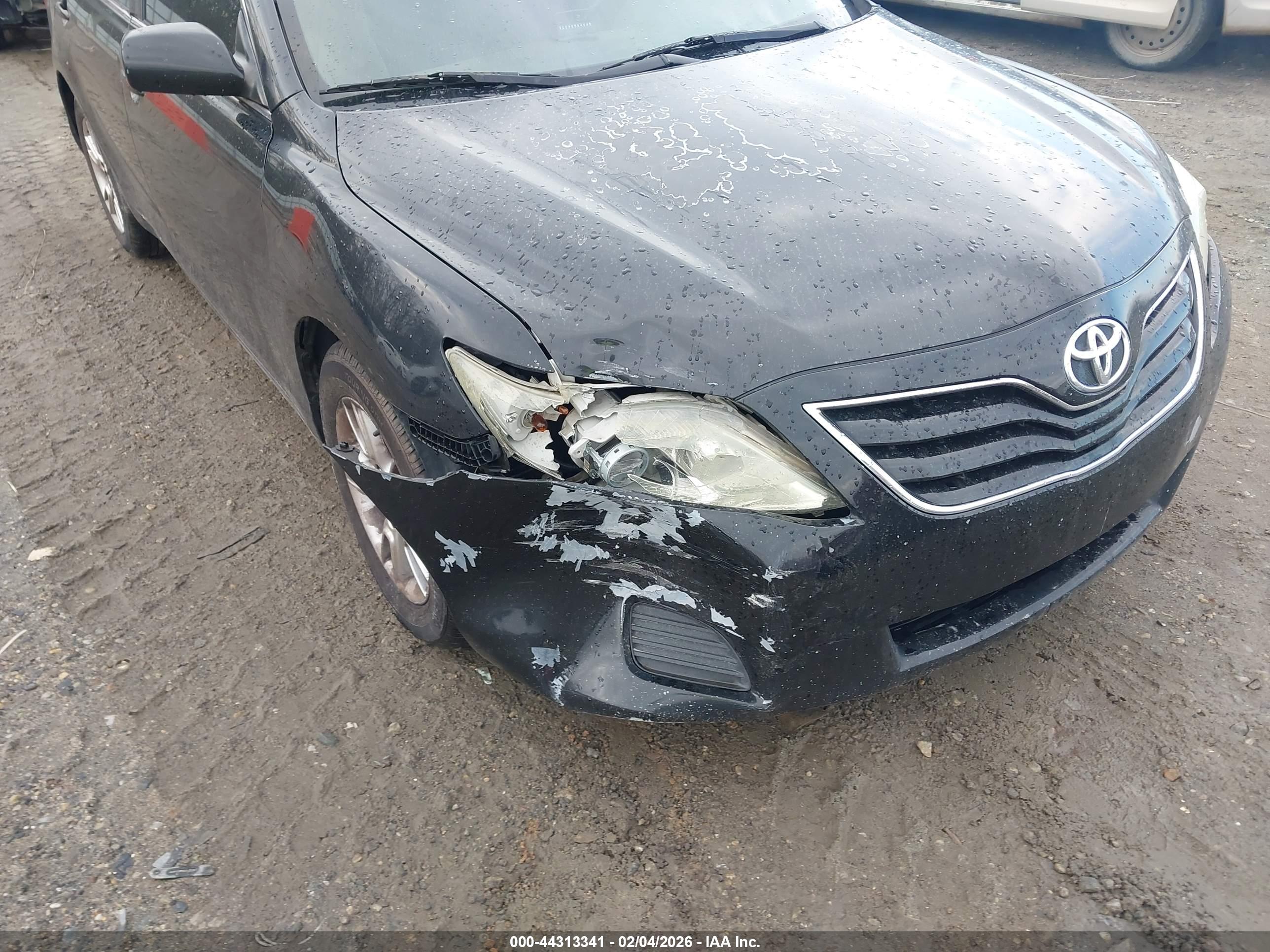 TOYOTA CAMRY image 6