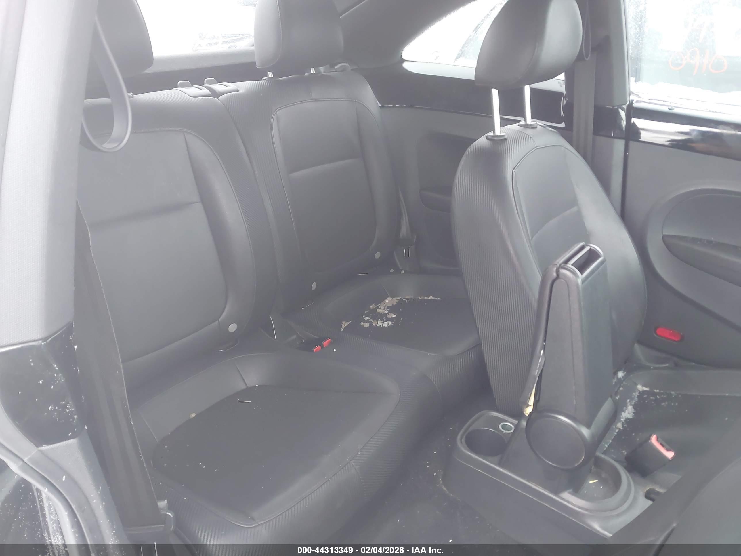 VOLKSWAGEN BEETLE image 8