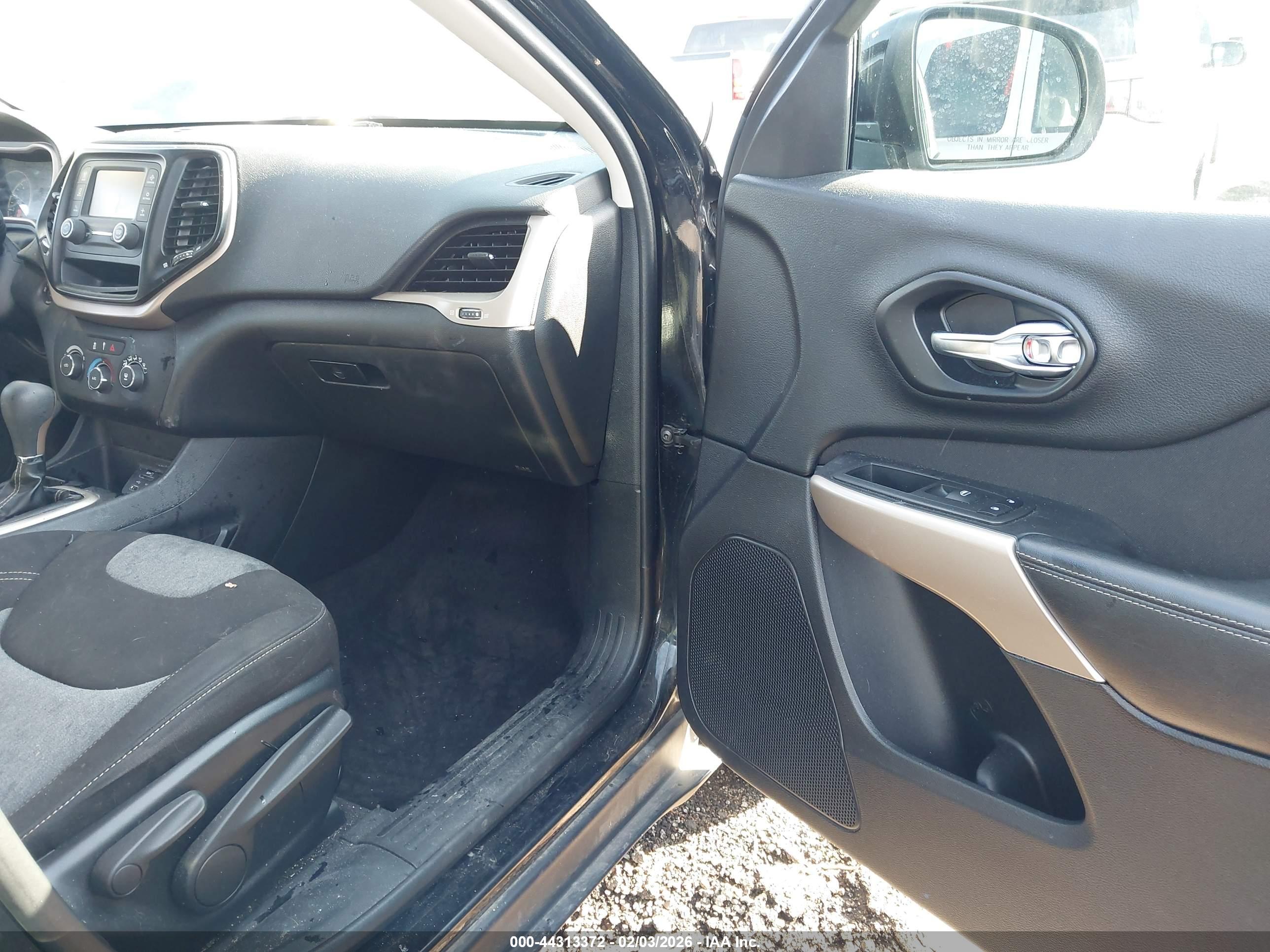 JEEP CHEROKEE image 5