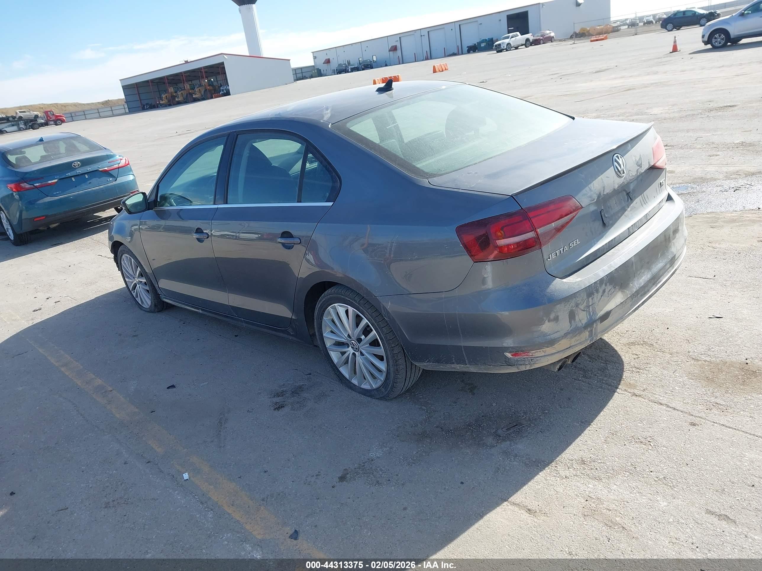 VOLKSWAGEN JETTA image 3