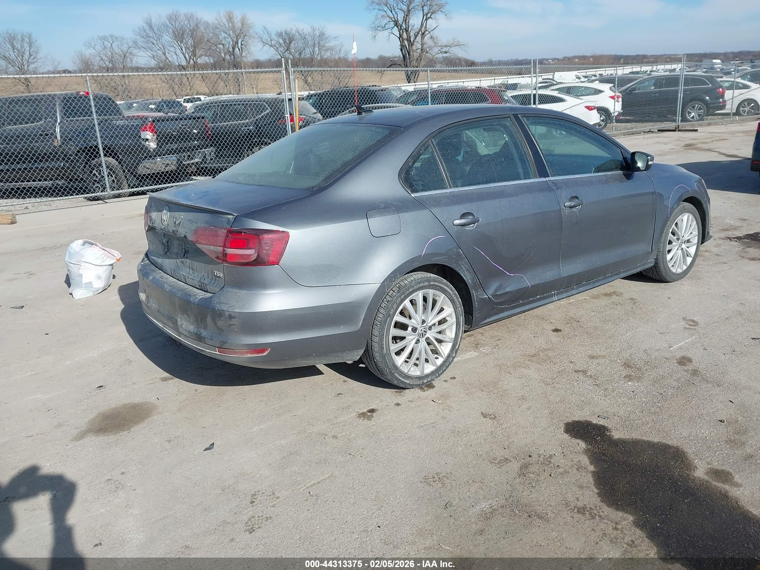 VOLKSWAGEN JETTA image 4