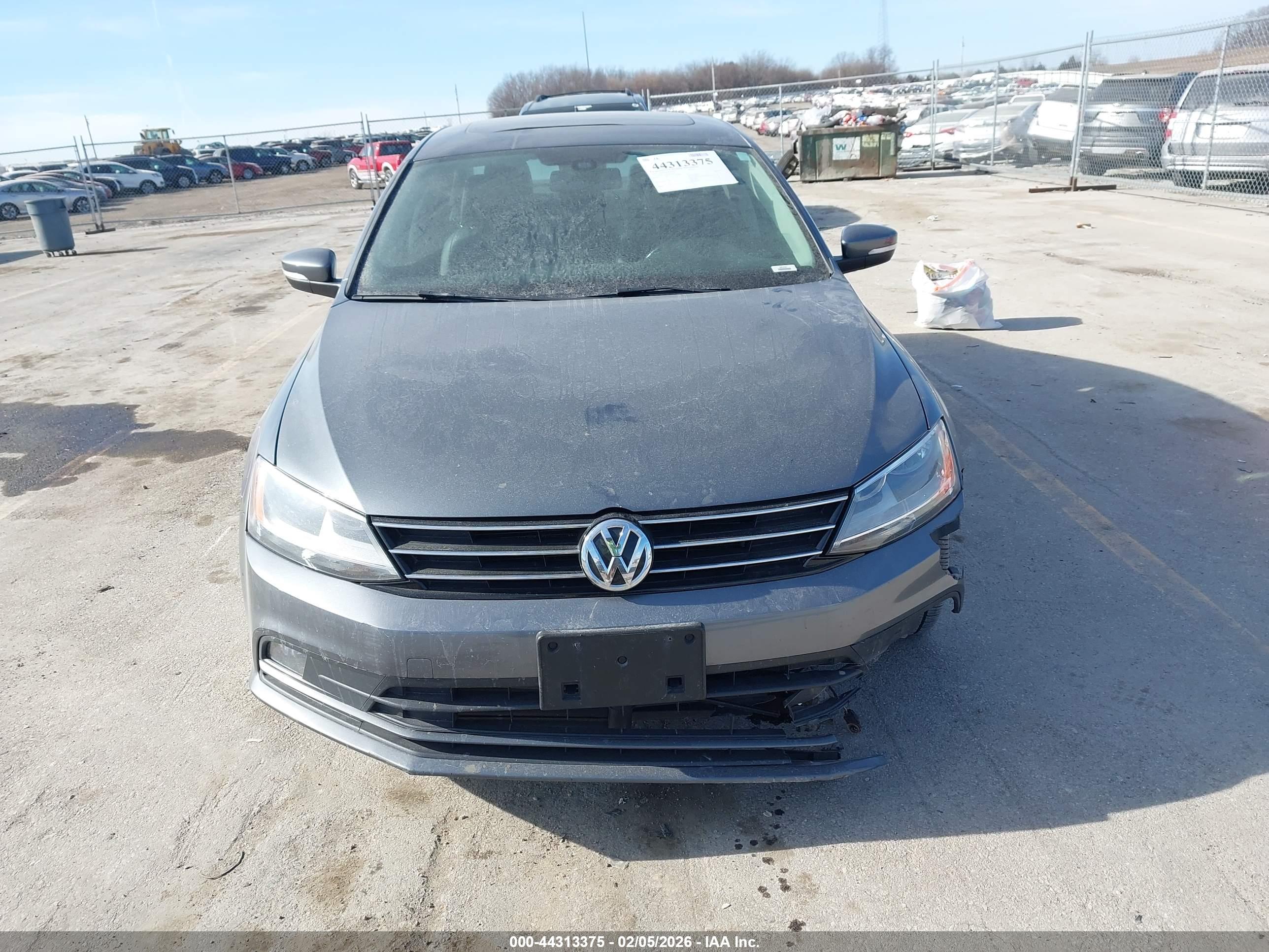 VOLKSWAGEN JETTA image 6