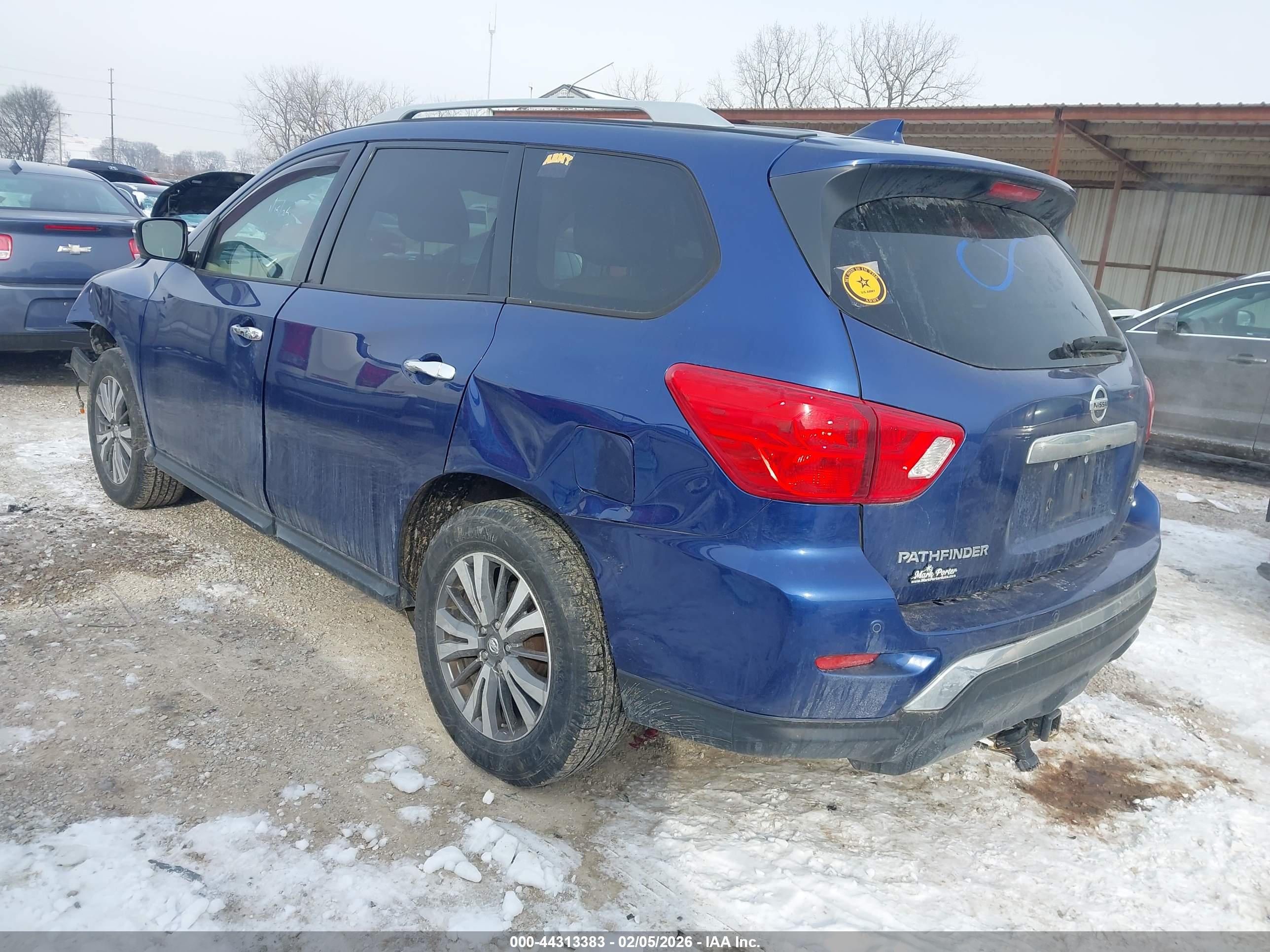 NISSAN PATHFINDER image 3
