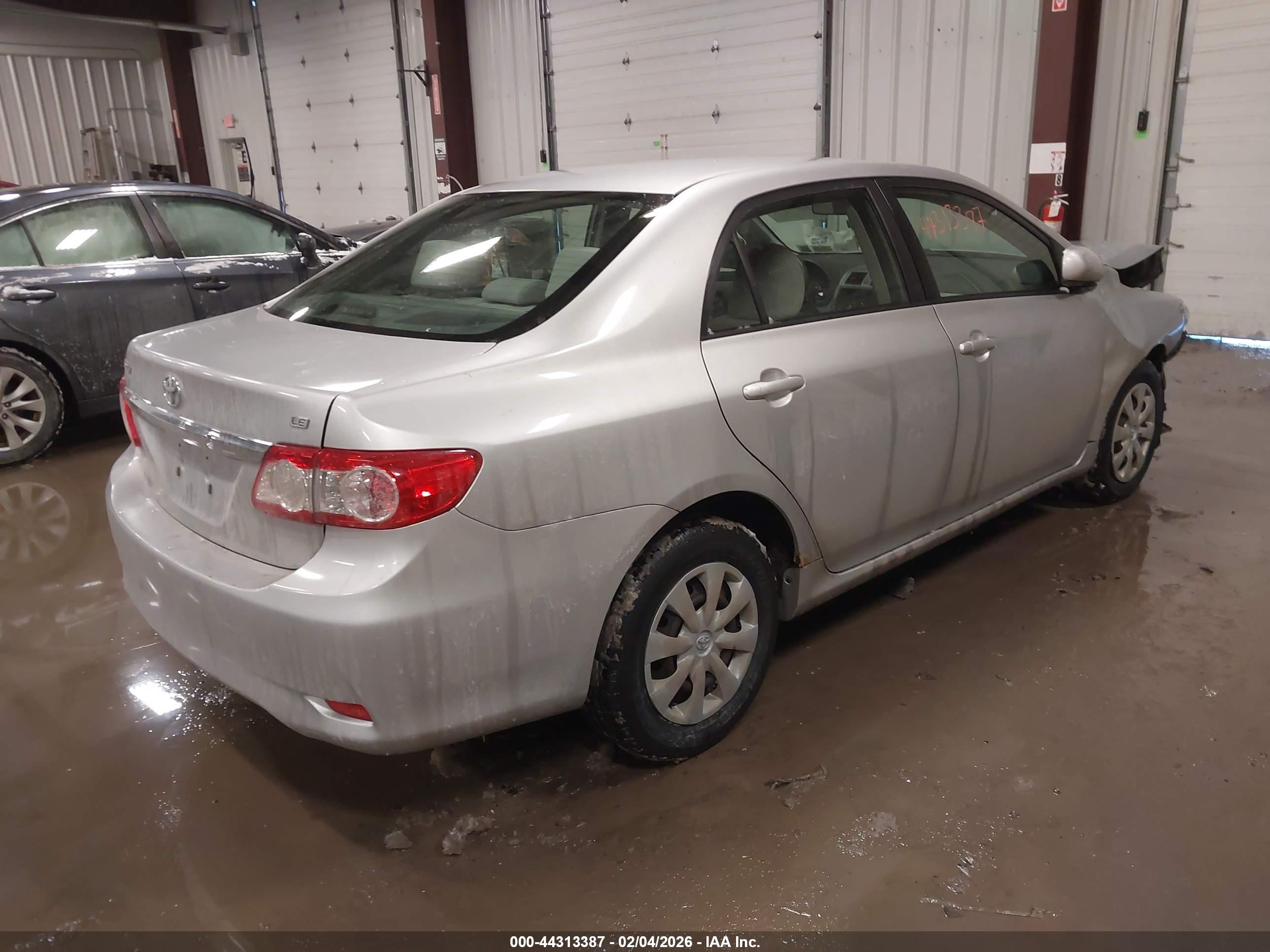 TOYOTA COROLLA image 4
