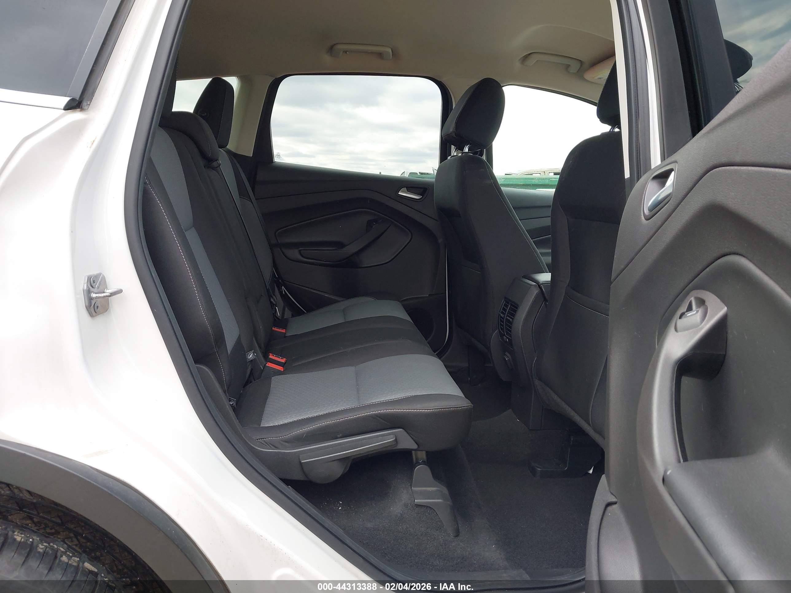 FORD ESCAPE image 8