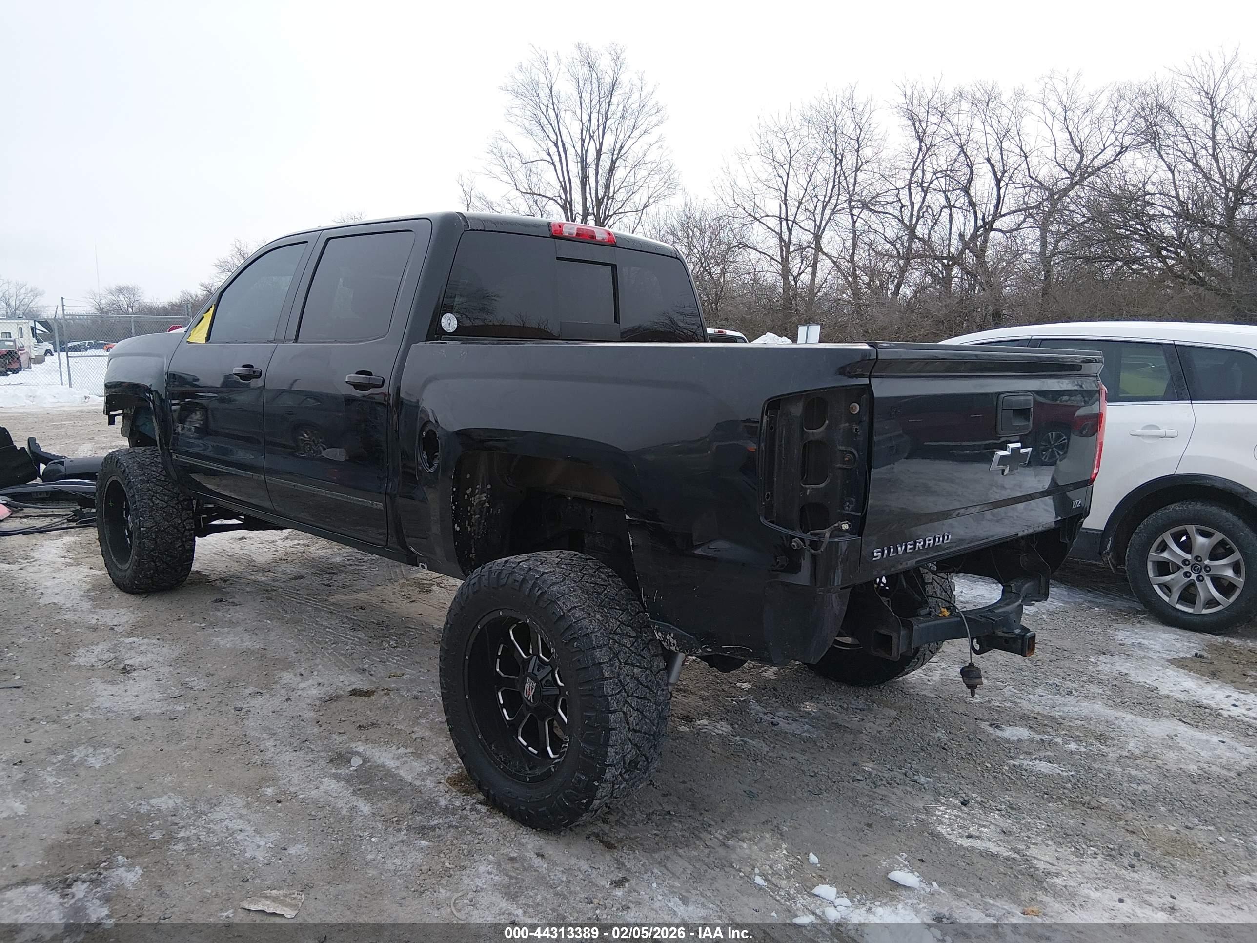 CHEVROLET SILVERADO image 3