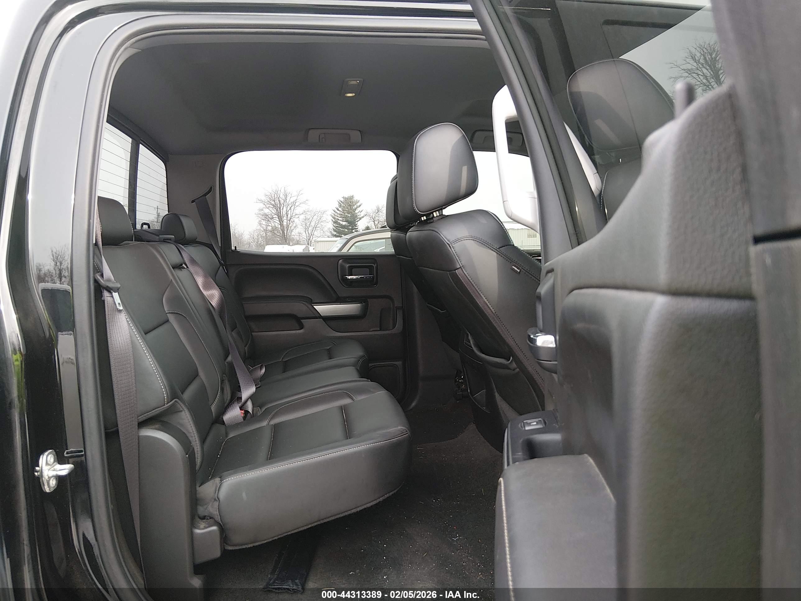 CHEVROLET SILVERADO image 8
