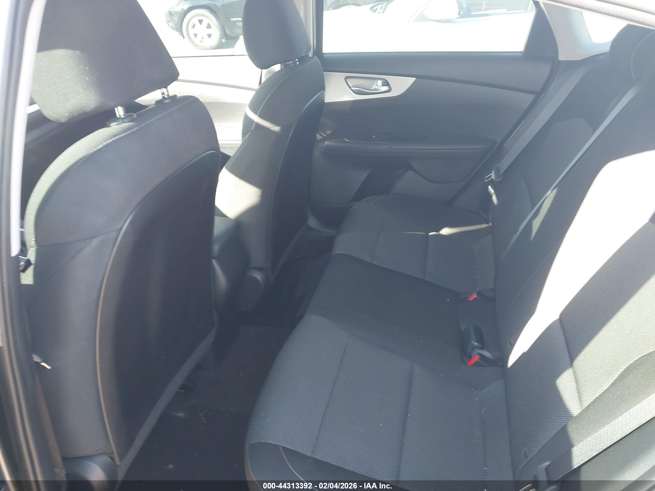 KIA FORTE image 8