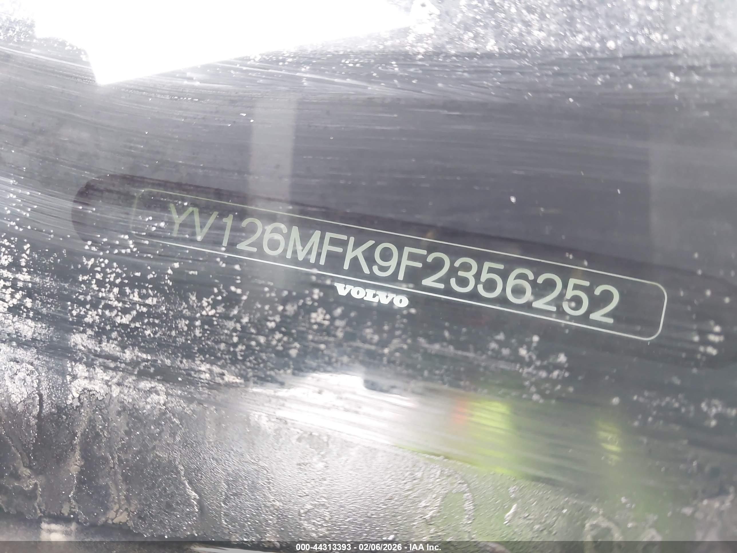 VOLVO S60 image 9