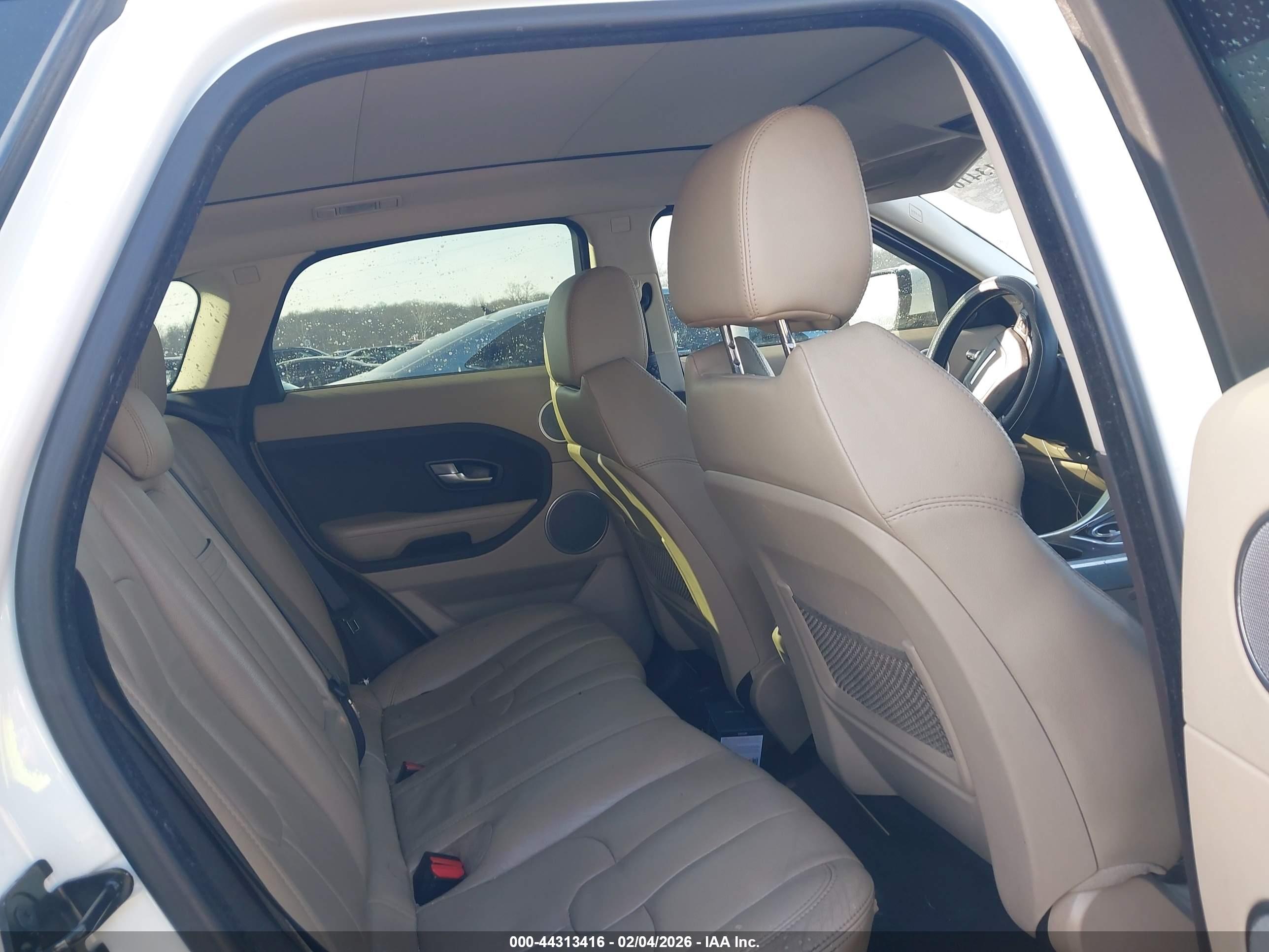 LAND ROVER image 8