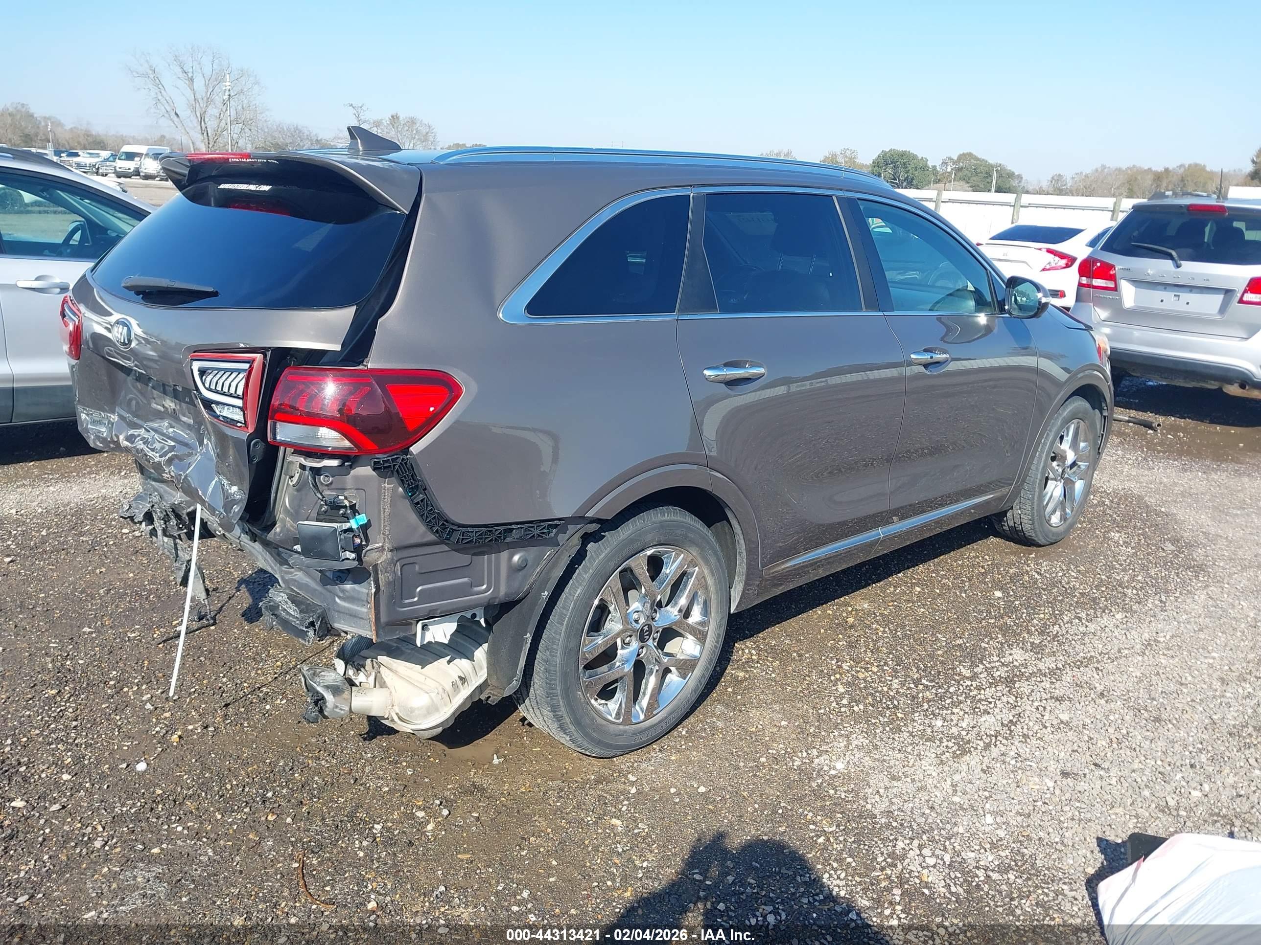 KIA SORENTO image 4