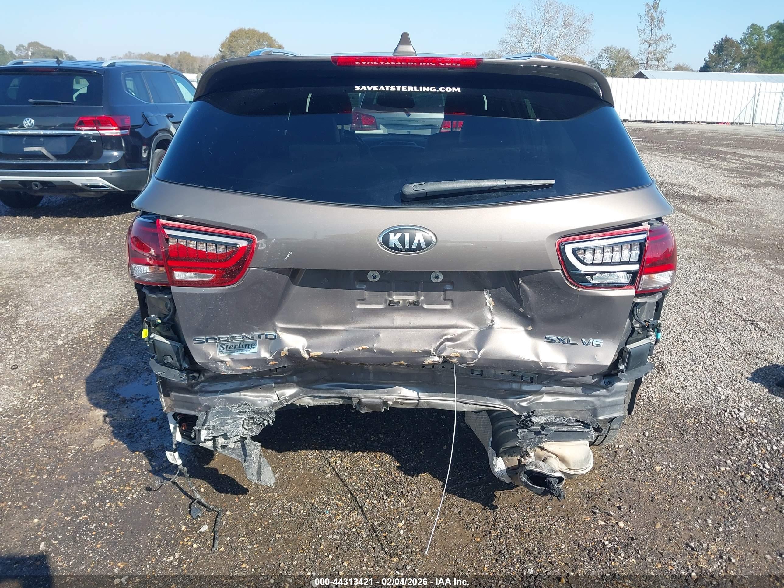 KIA SORENTO image 6