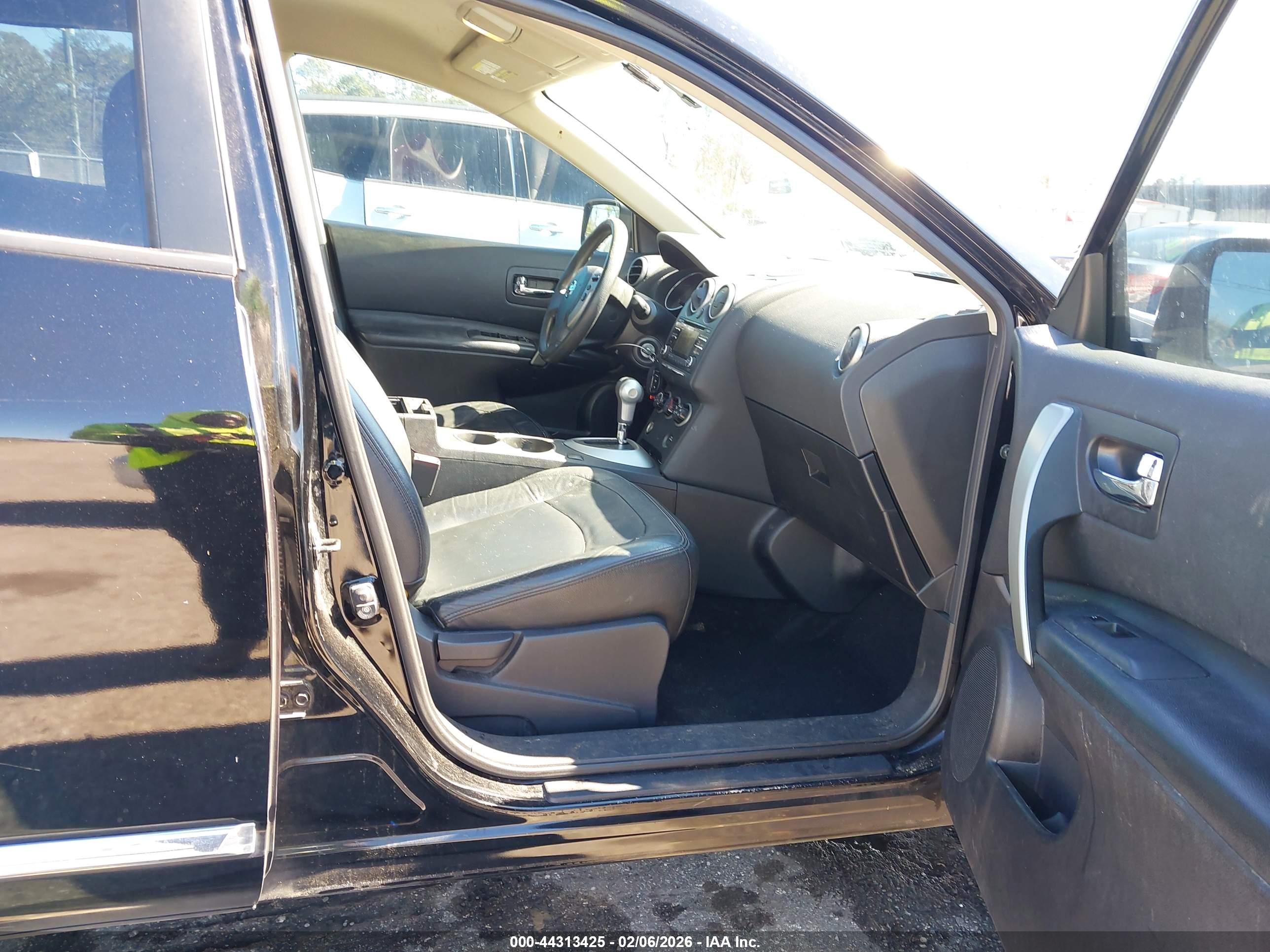 NISSAN ROGUE image 5