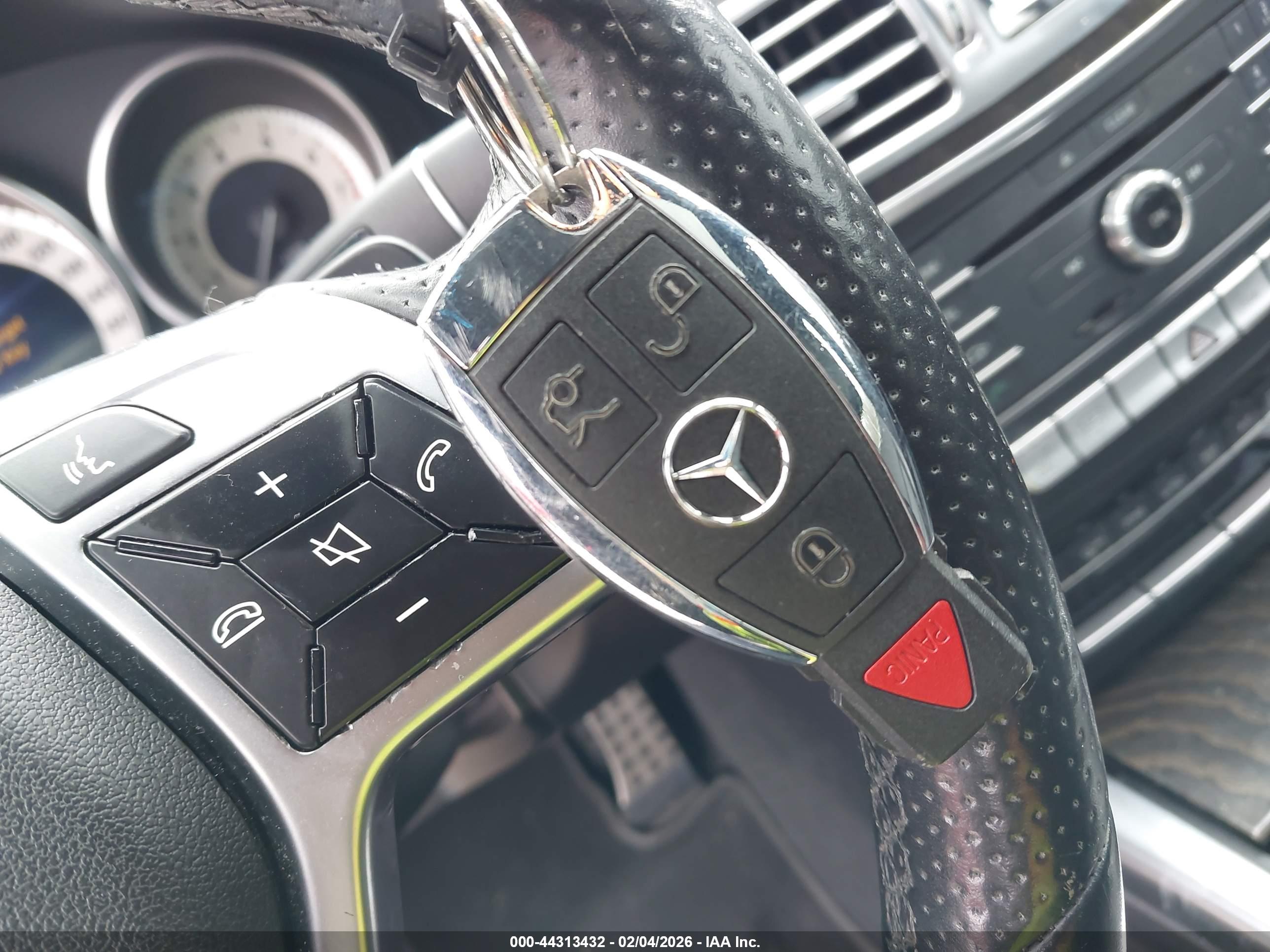 MERCEDES-BENZ E image 11