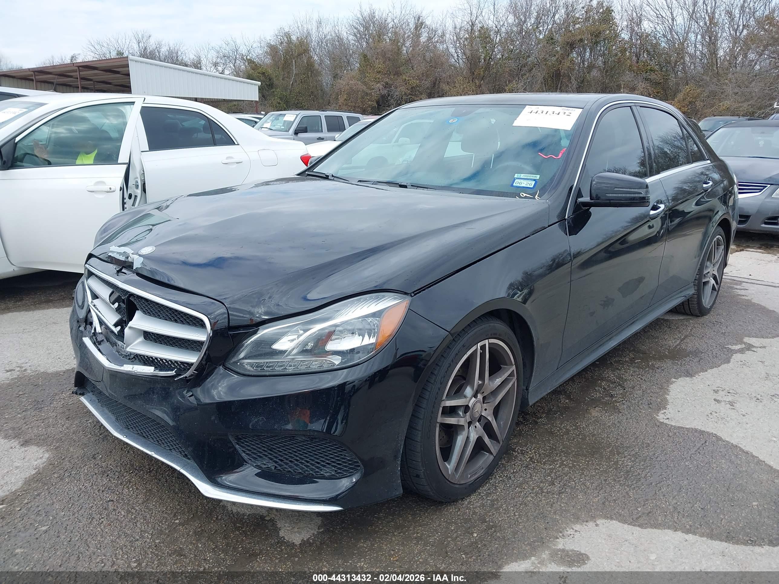 MERCEDES-BENZ E image 2