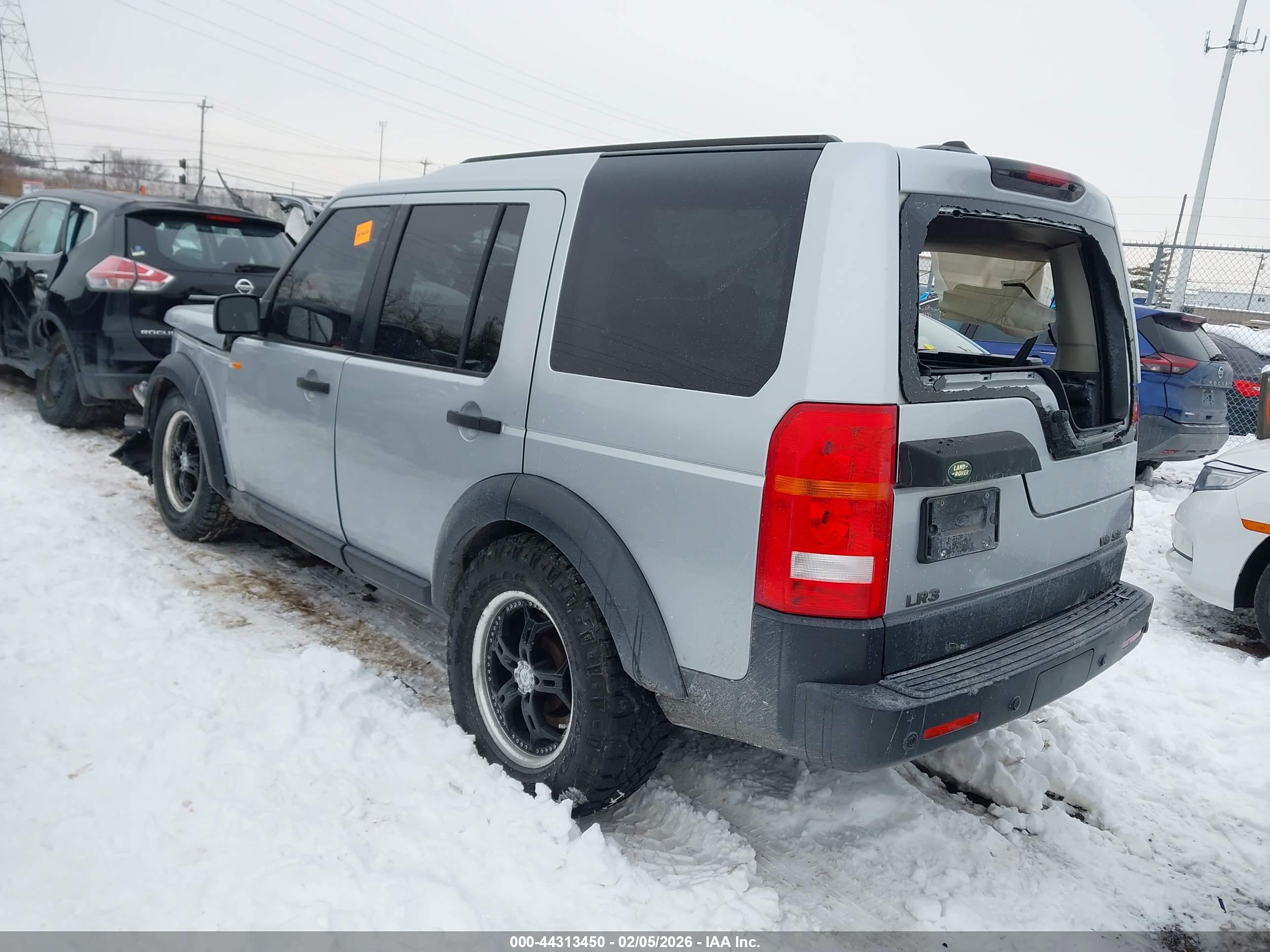 LAND ROVER image 3