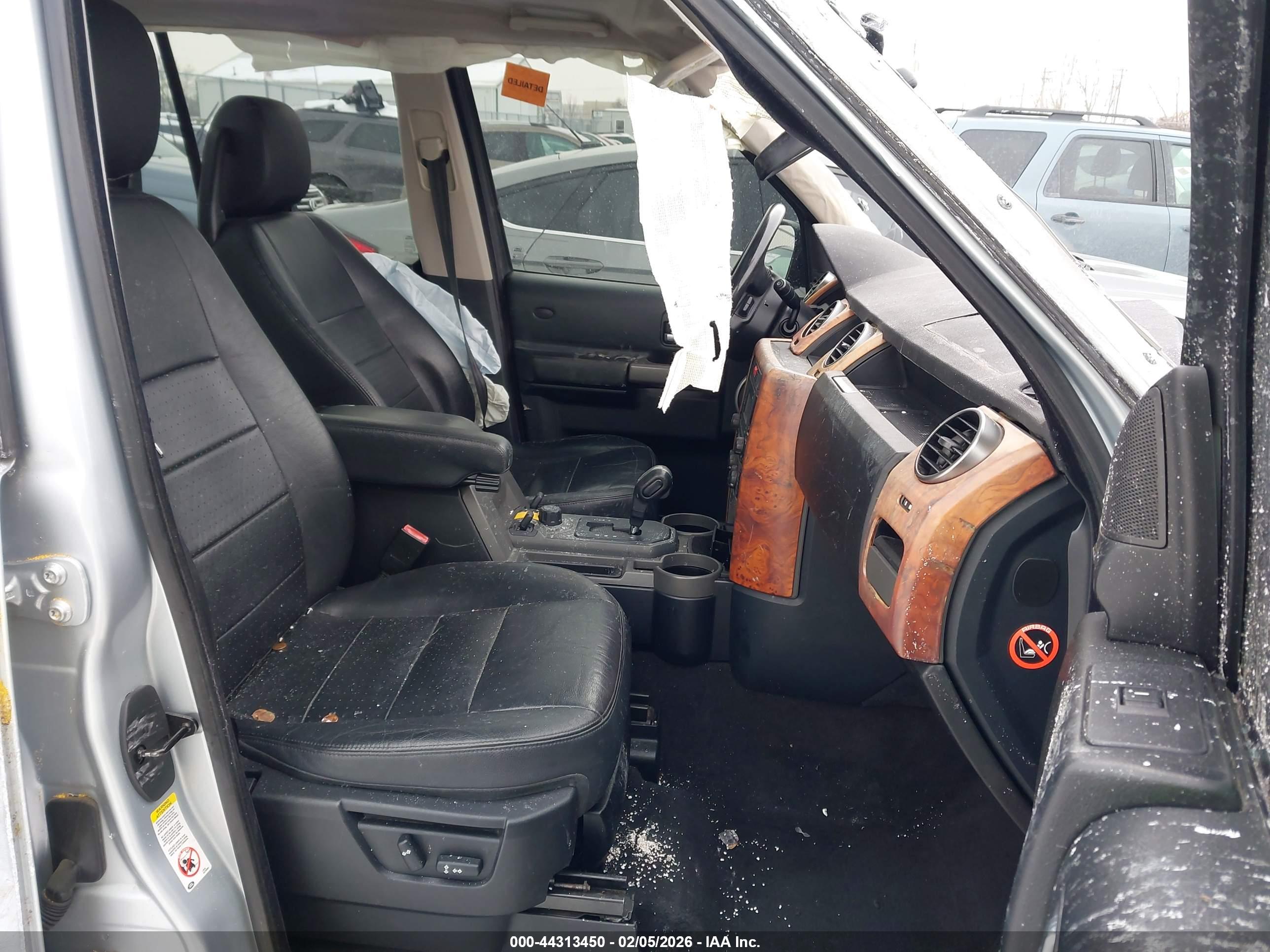 LAND ROVER image 5