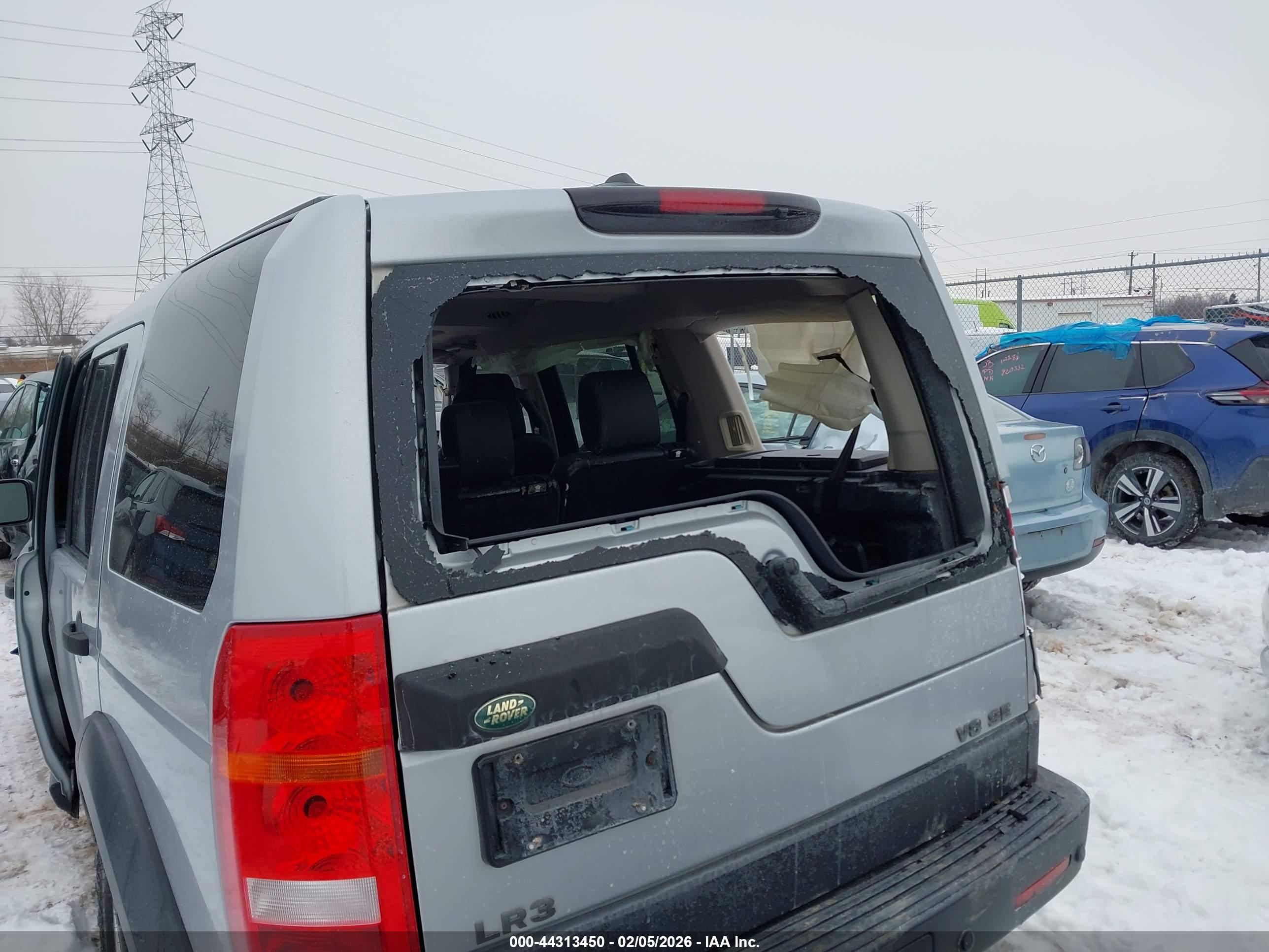 LAND ROVER image 6